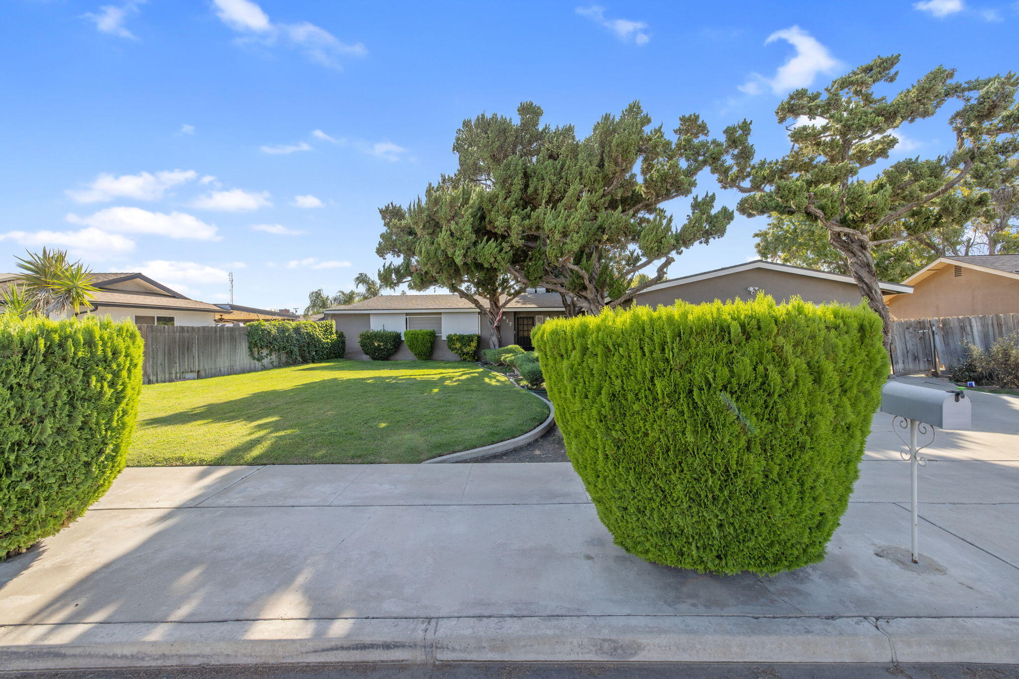 817 N Arbor, Tulare, CA 93274