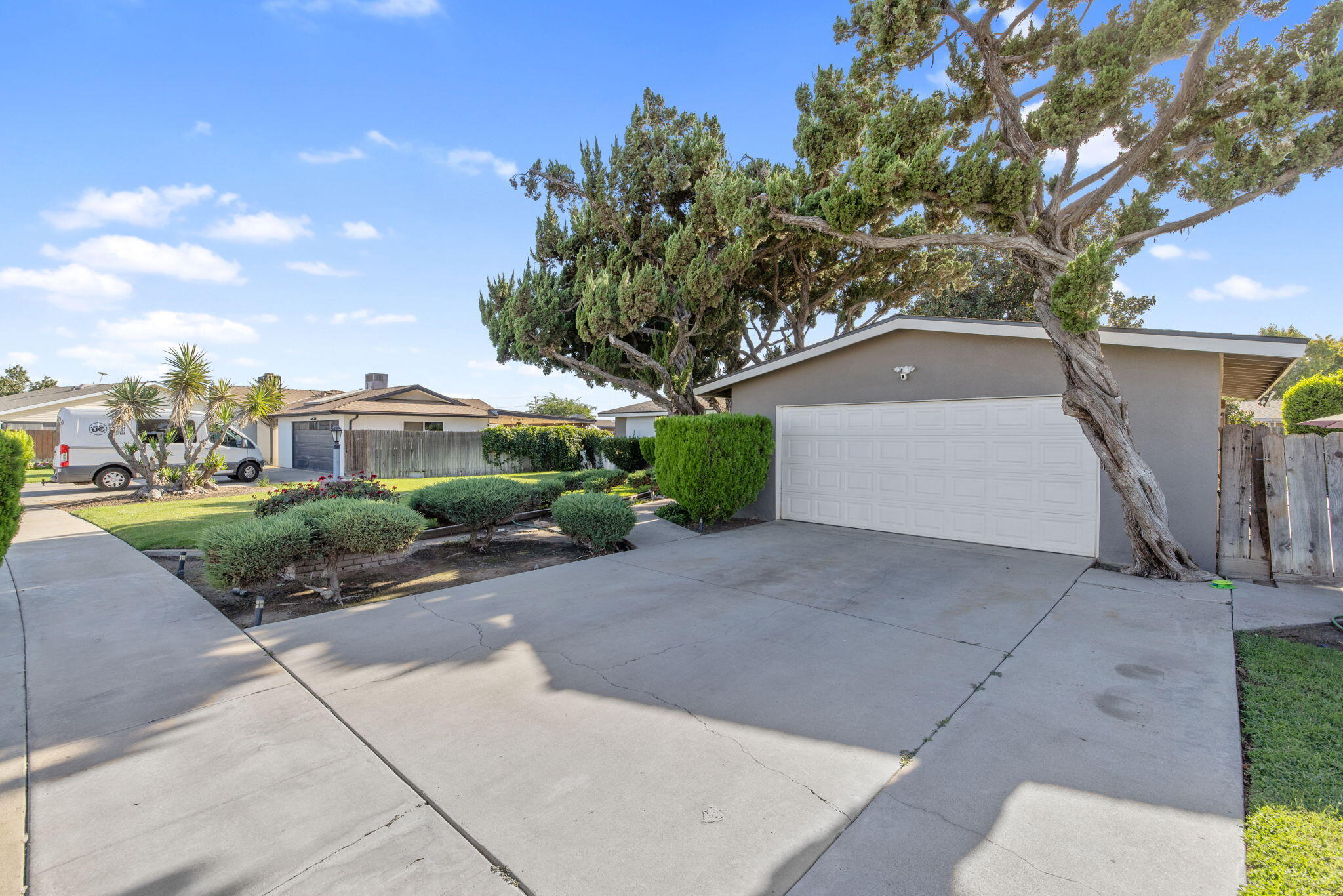 817 N Arbor, Tulare, CA 93274