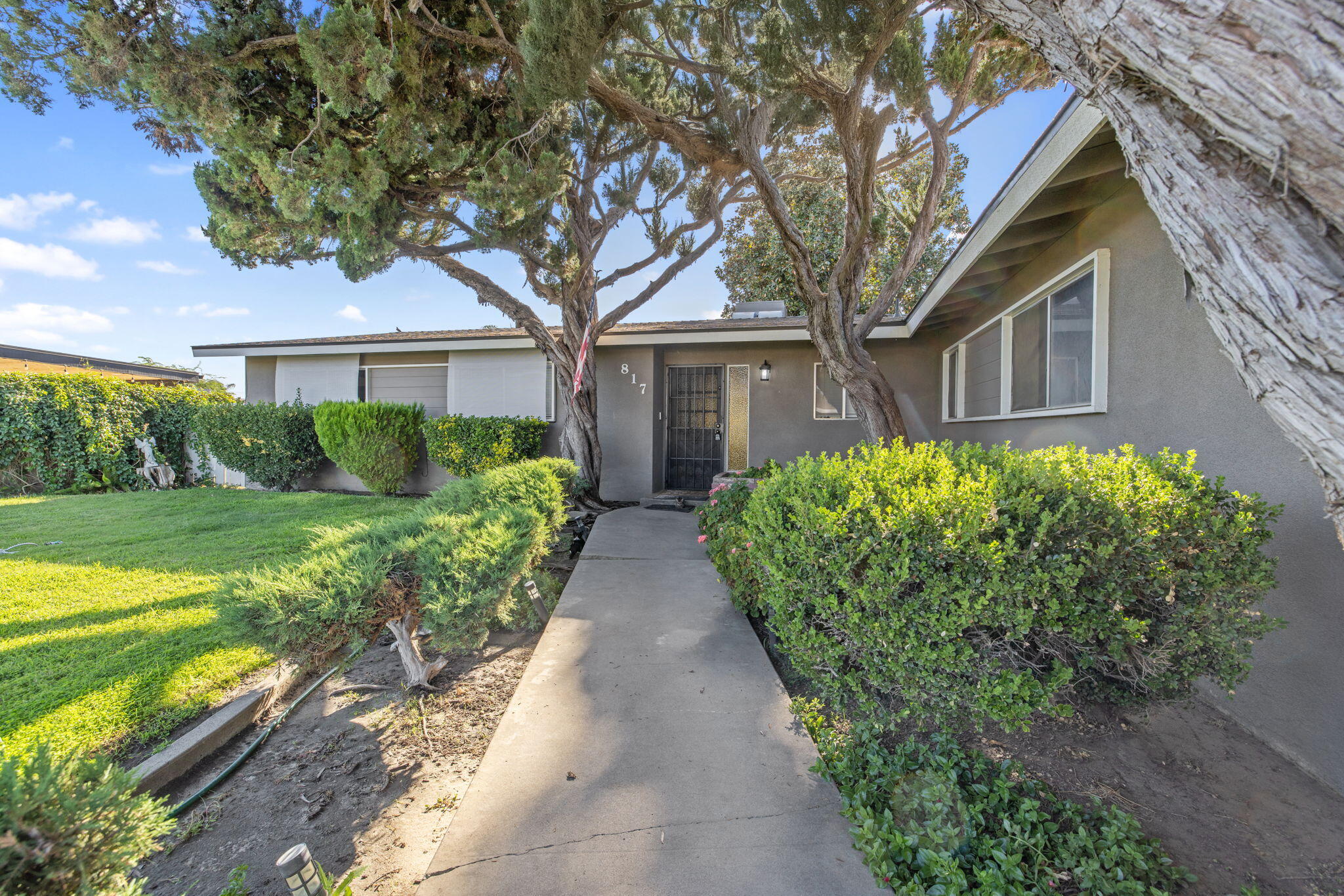 817 N Arbor, Tulare, CA 93274