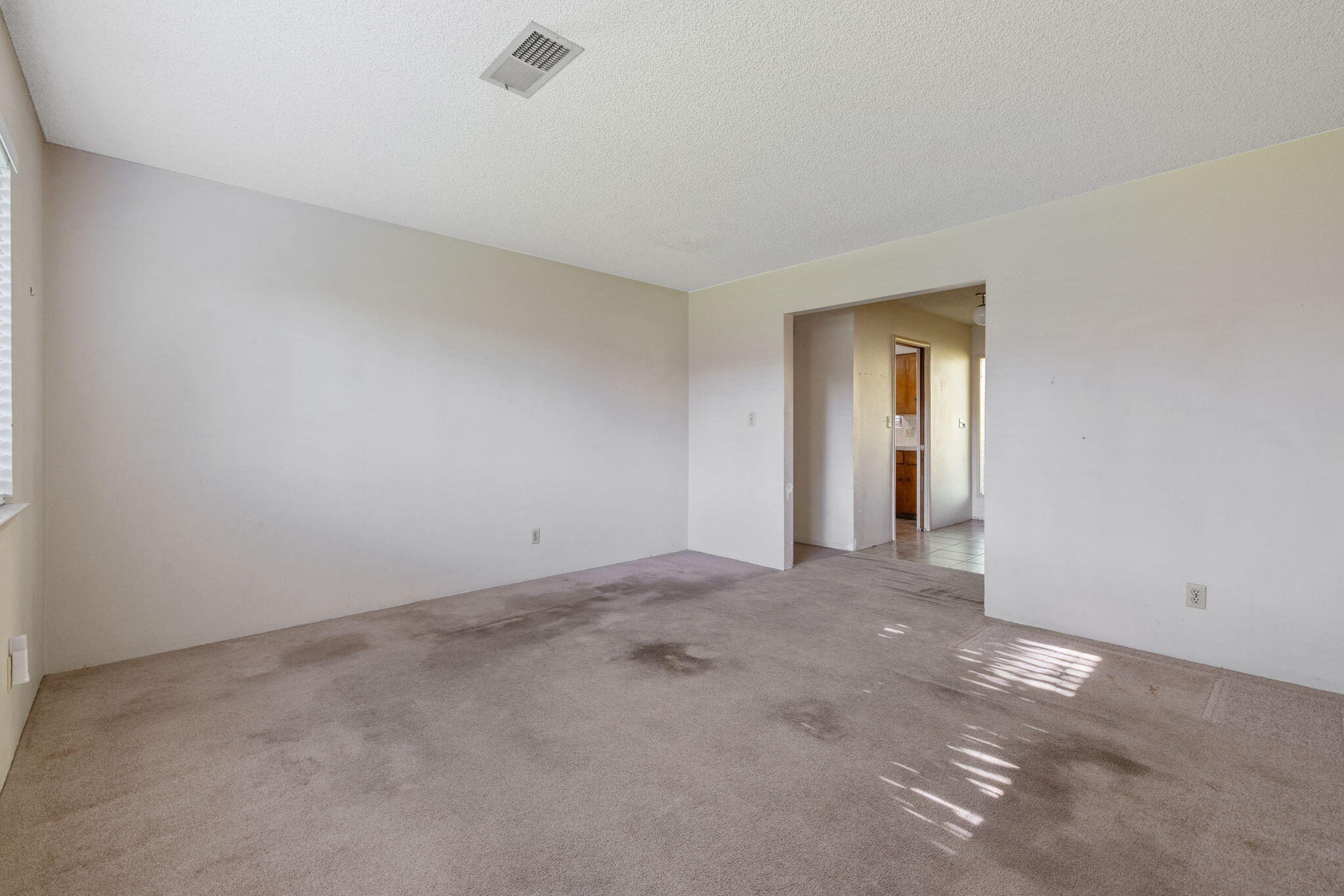 817 N Arbor, Tulare, CA 93274