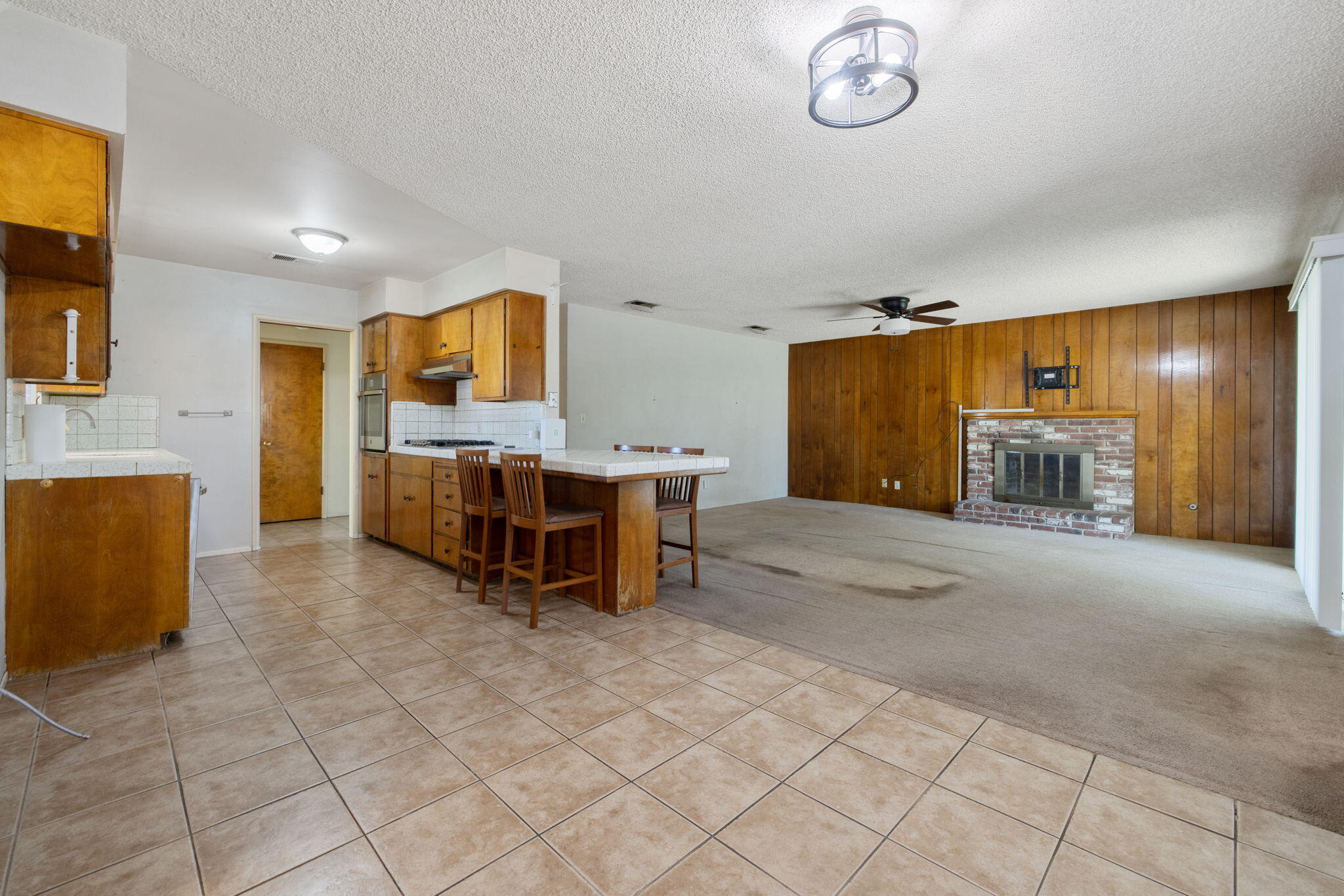 817 N Arbor, Tulare, CA 93274