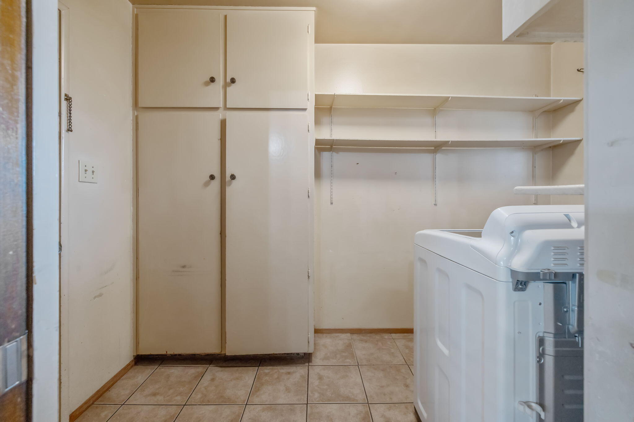 817 N Arbor, Tulare, CA 93274