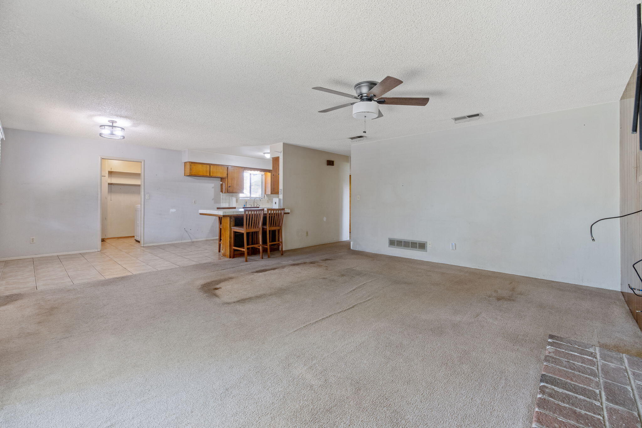 817 N Arbor, Tulare, CA 93274
