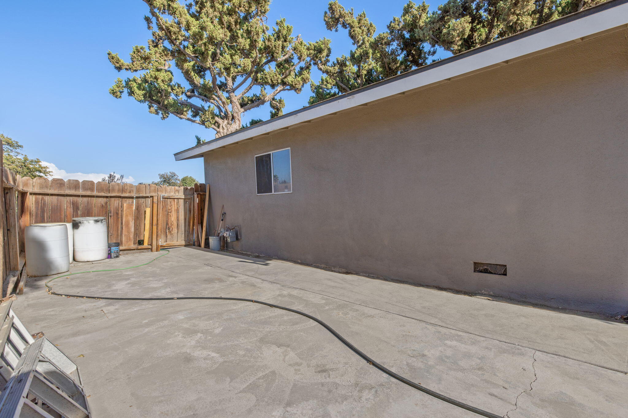 817 N Arbor, Tulare, CA 93274