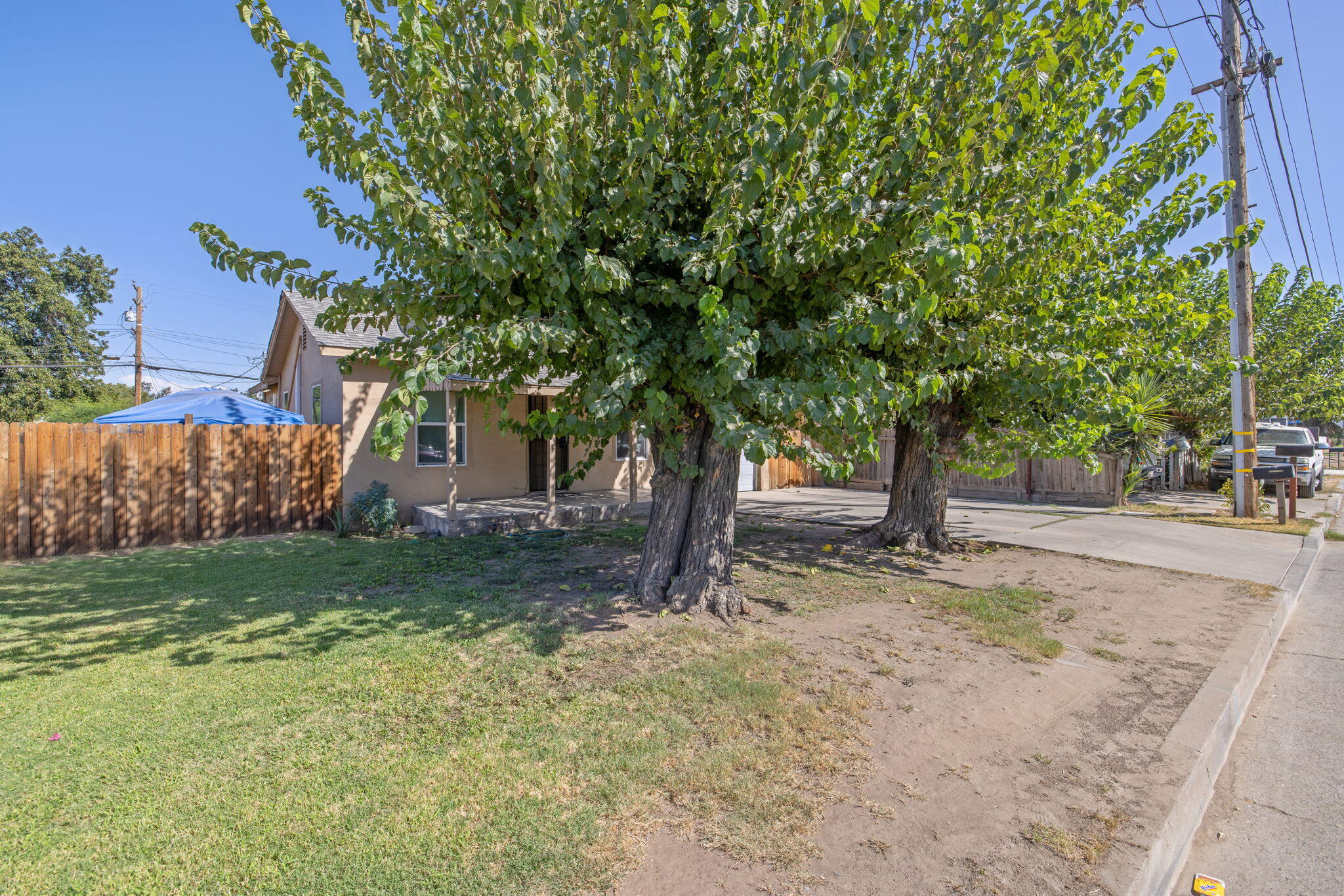 124 S West St, Tulare, CA 93274