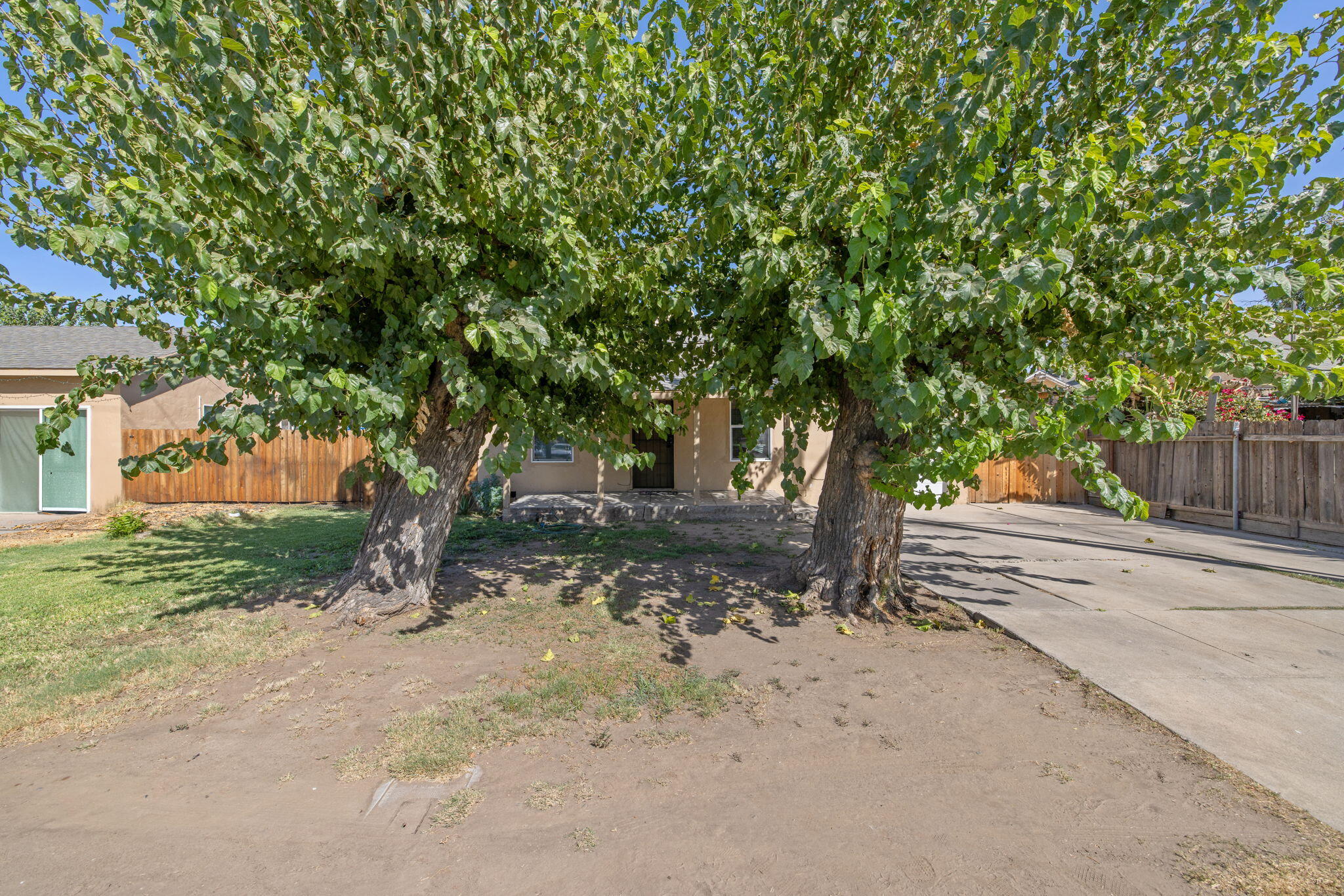 124 S West St, Tulare, CA 93274