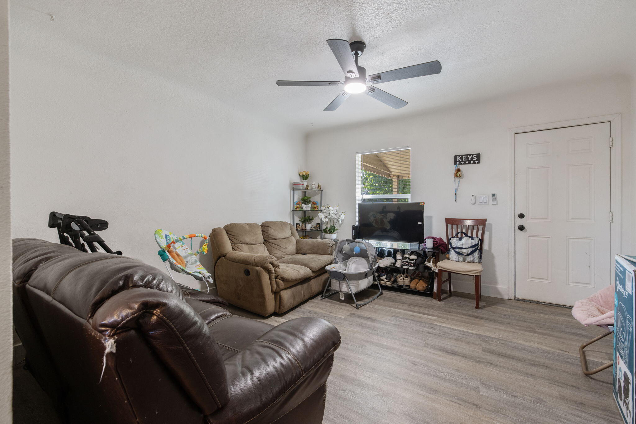 124 S West St, Tulare, CA 93274