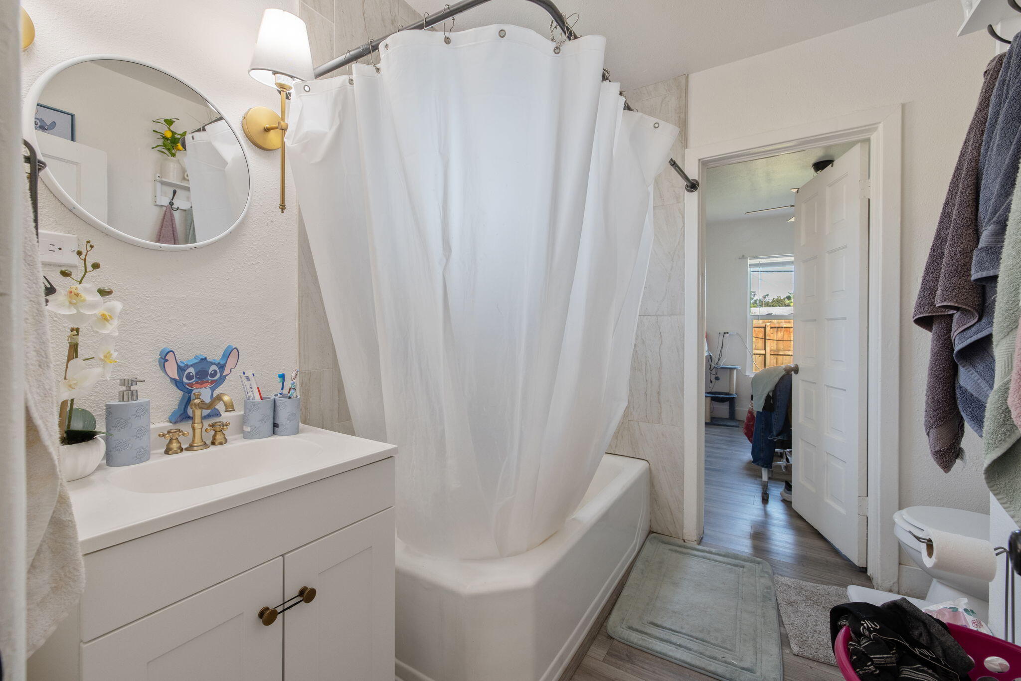 124 S West St, Tulare, CA 93274