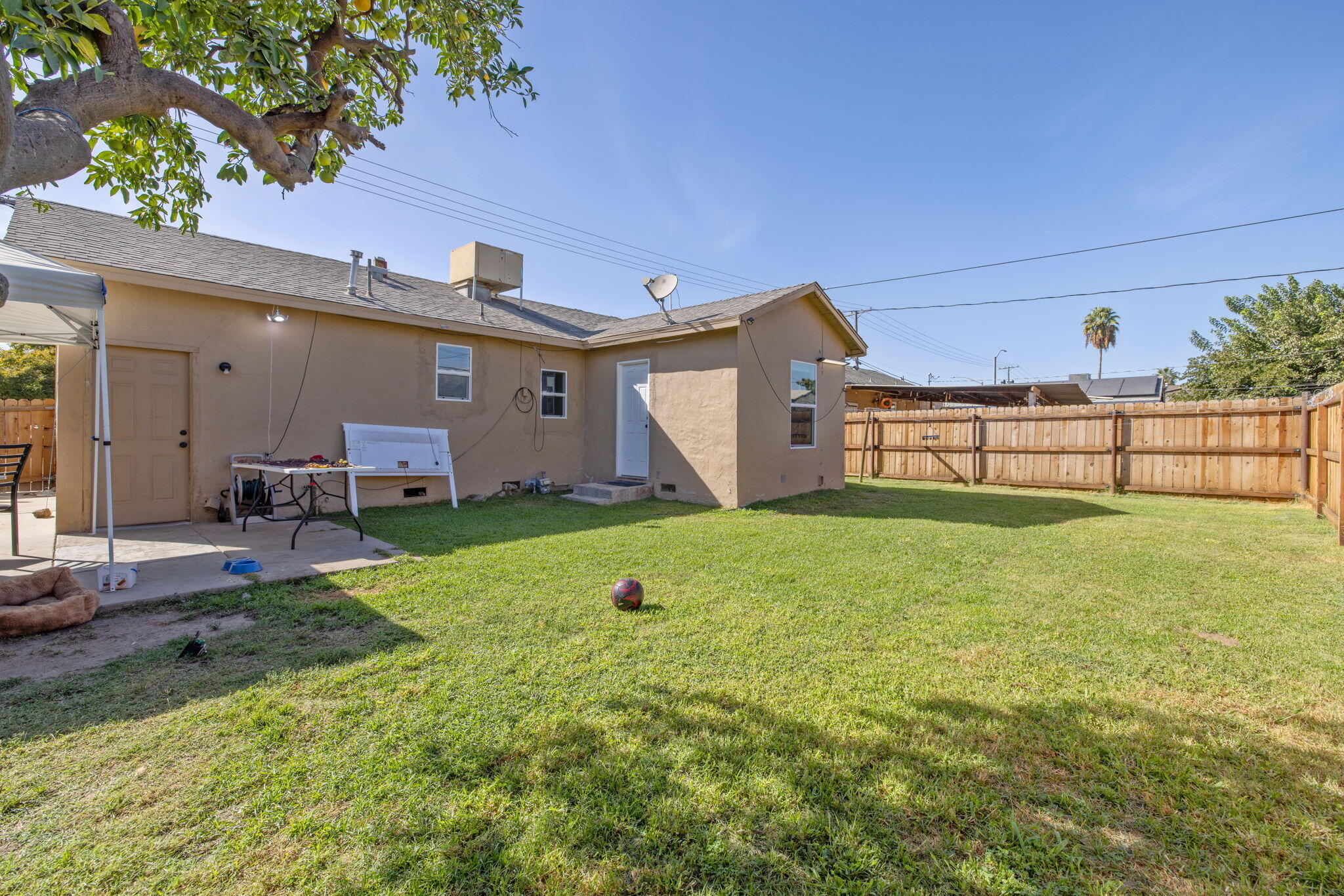 124 S West St, Tulare, CA 93274