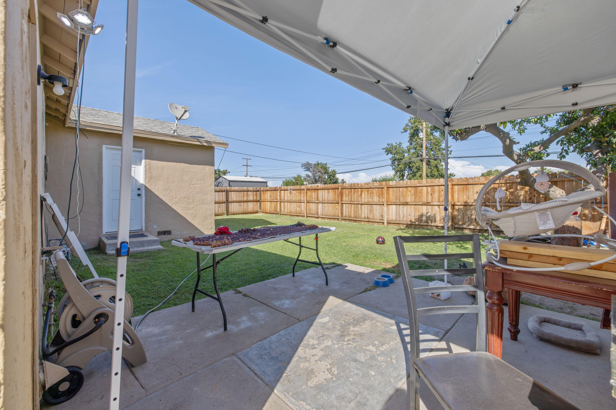 124 S West St, Tulare, CA 93274