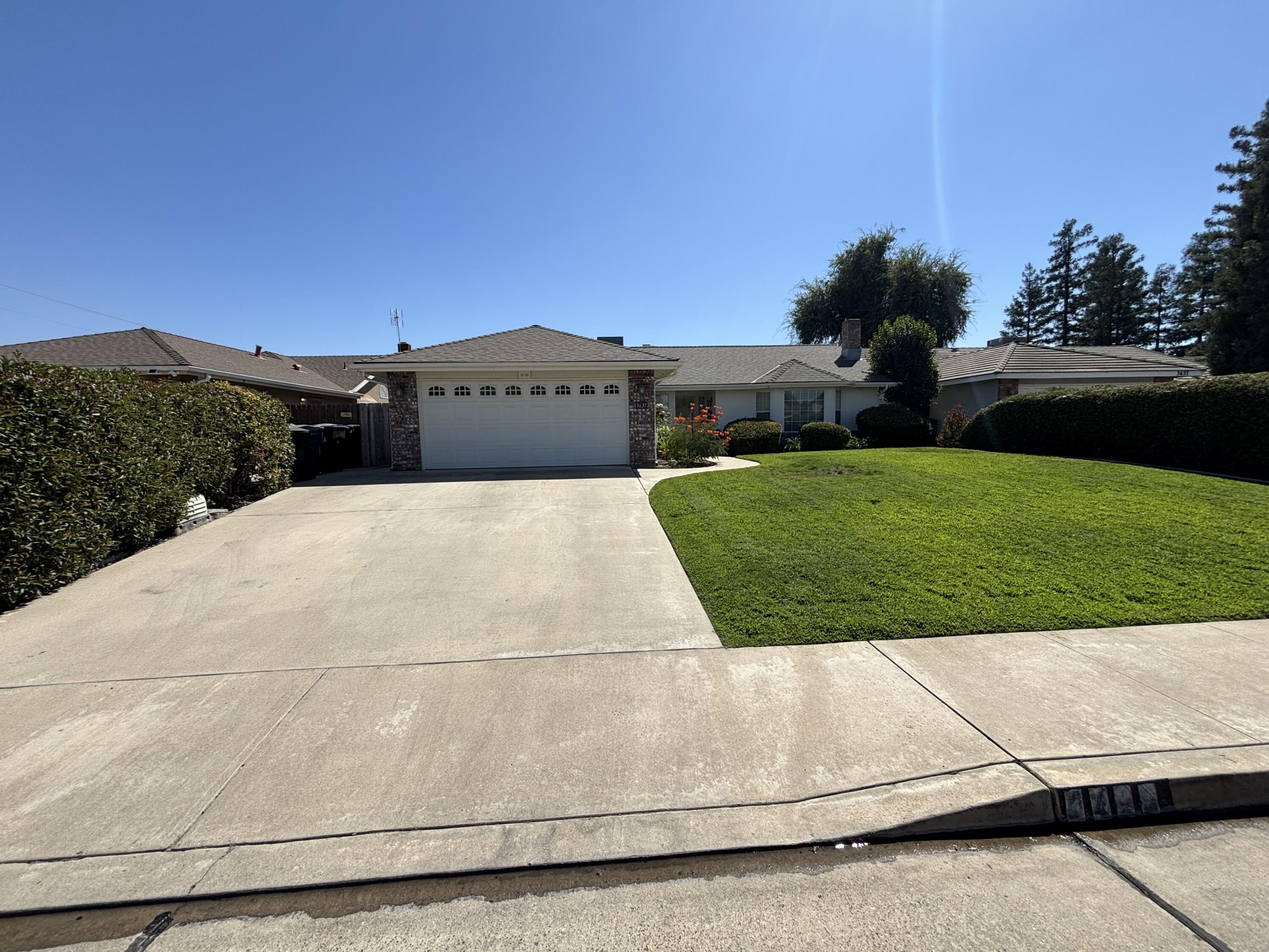 3637 E Center Ct, Visalia, CA 93292