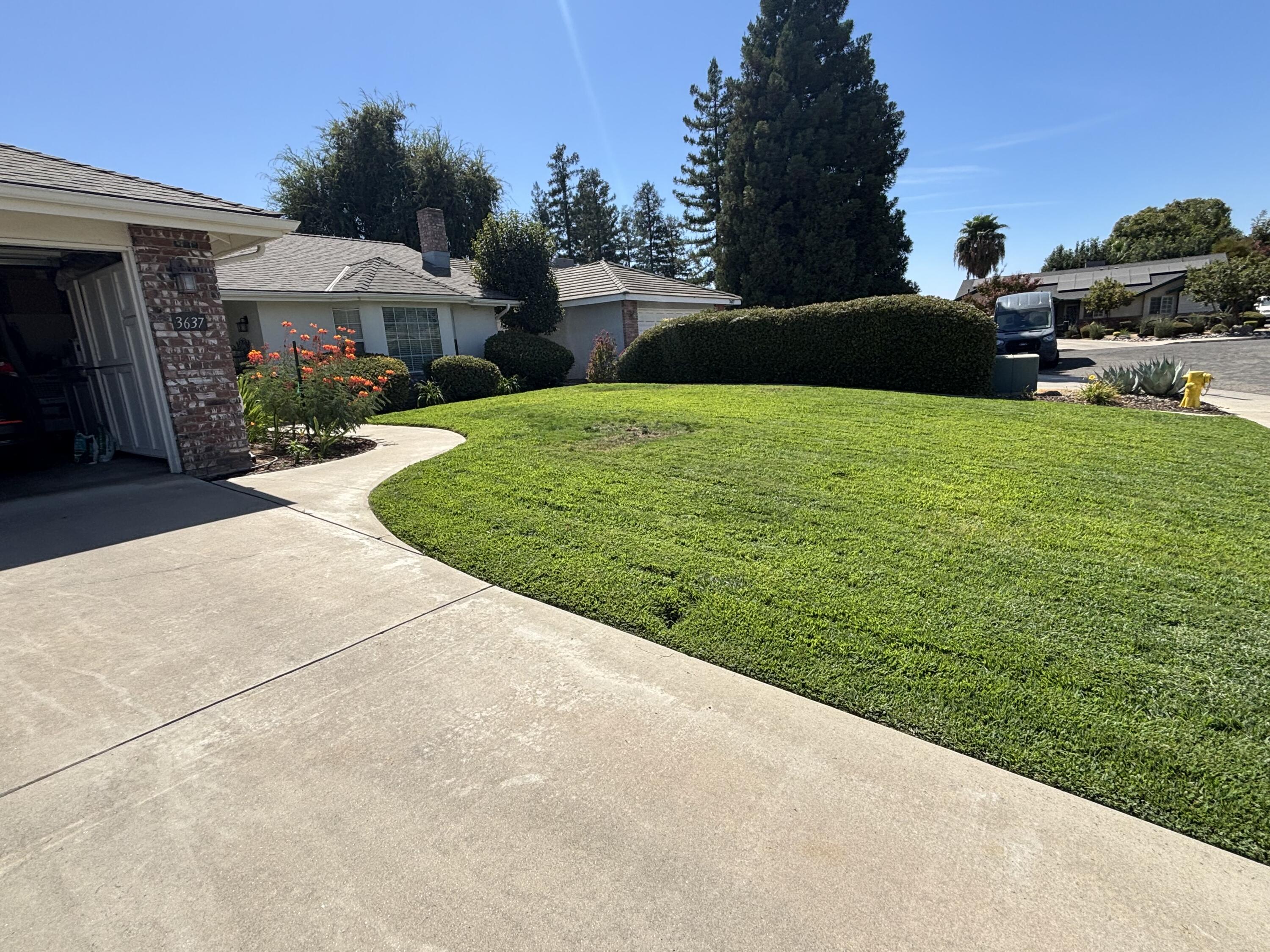 3637 E Center Ct, Visalia, CA 93292