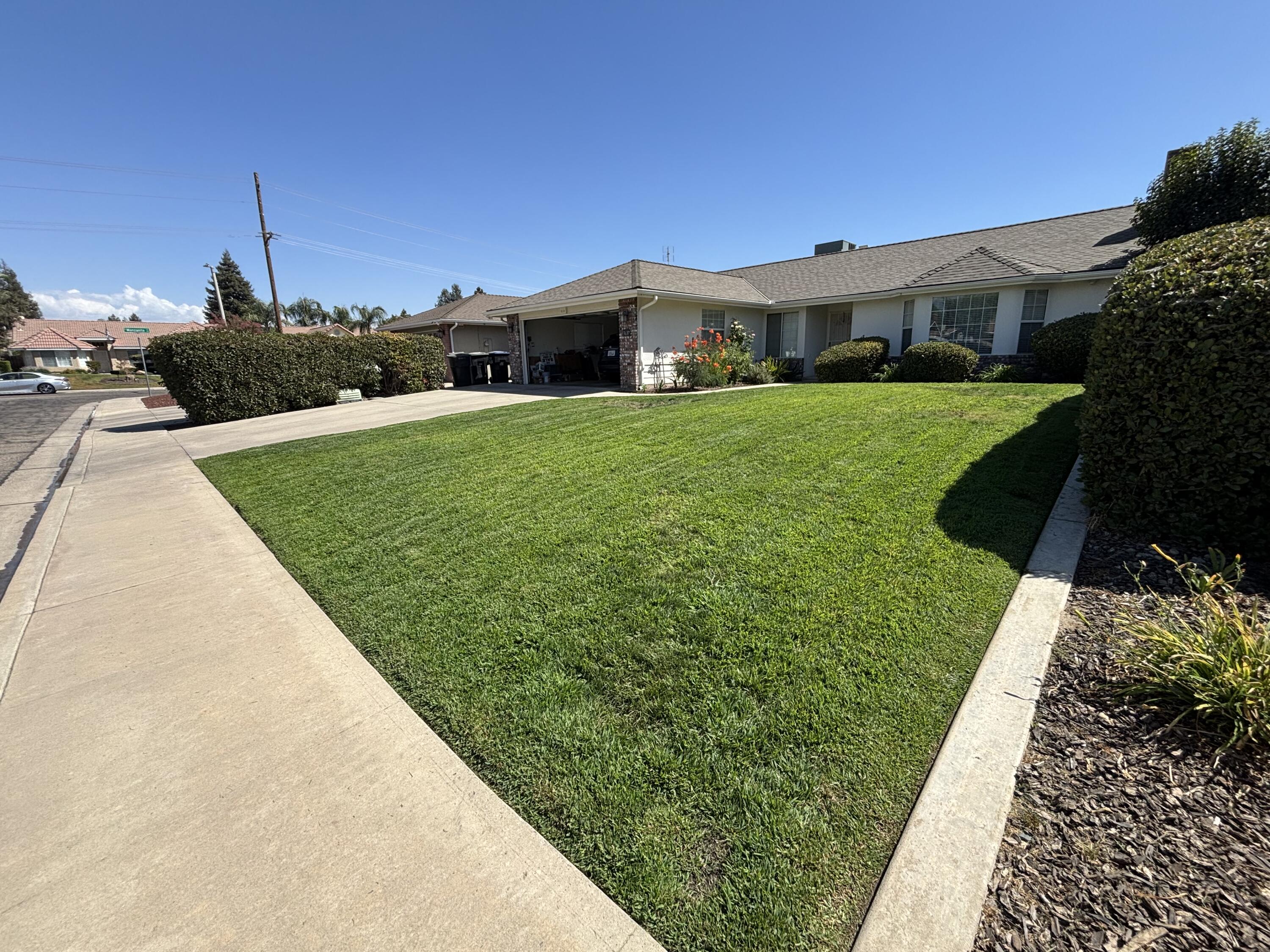 3637 E Center Ct, Visalia, CA 93292