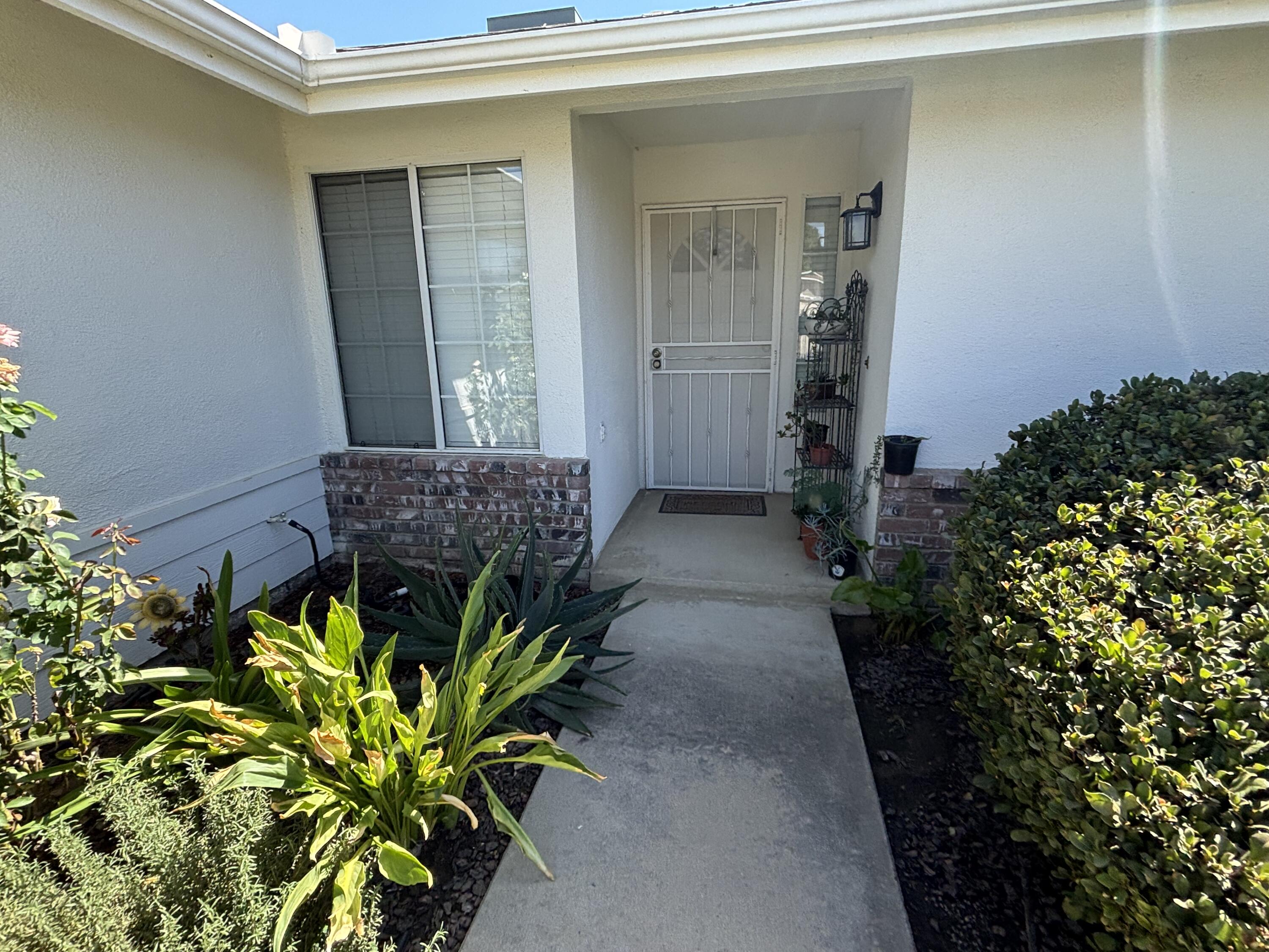 3637 E Center Ct, Visalia, CA 93292