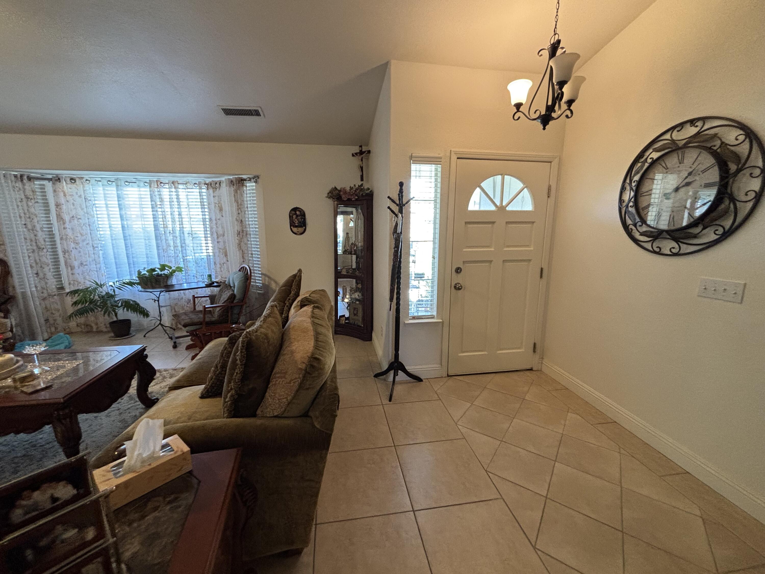 3637 E Center Ct, Visalia, CA 93292