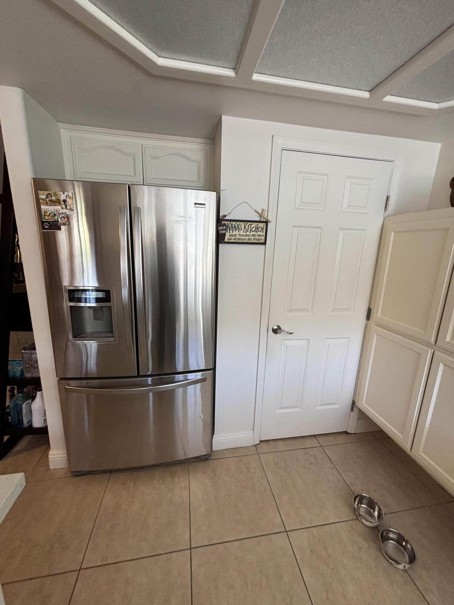3637 E Center Ct, Visalia, CA 93292