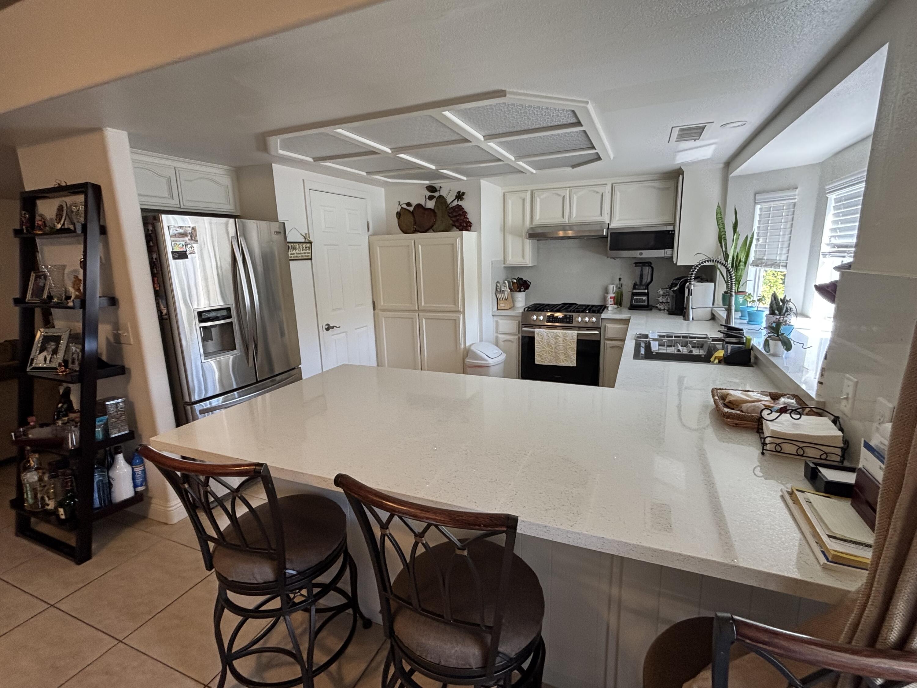 3637 E Center Ct, Visalia, CA 93292