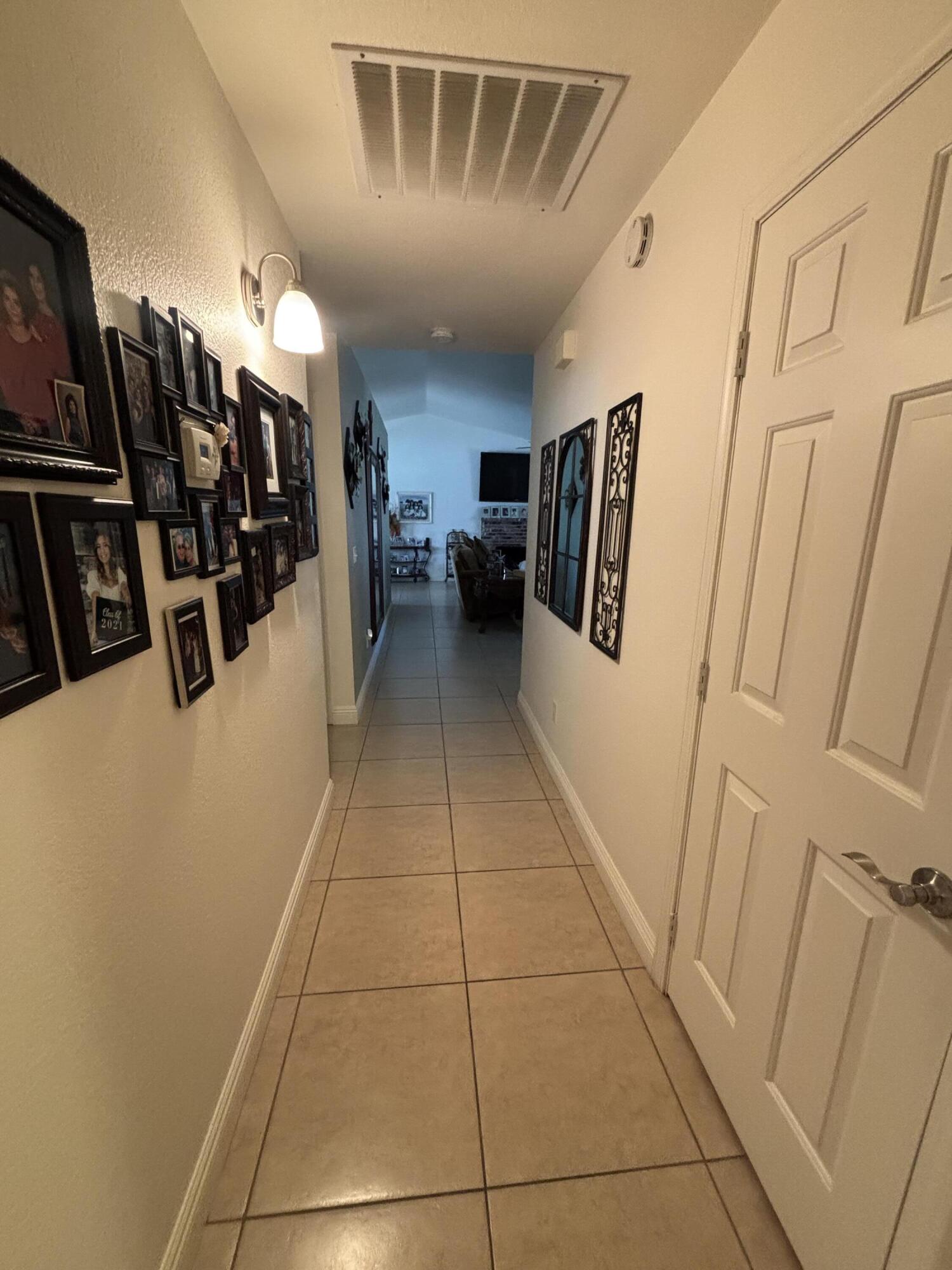 3637 E Center Ct, Visalia, CA 93292