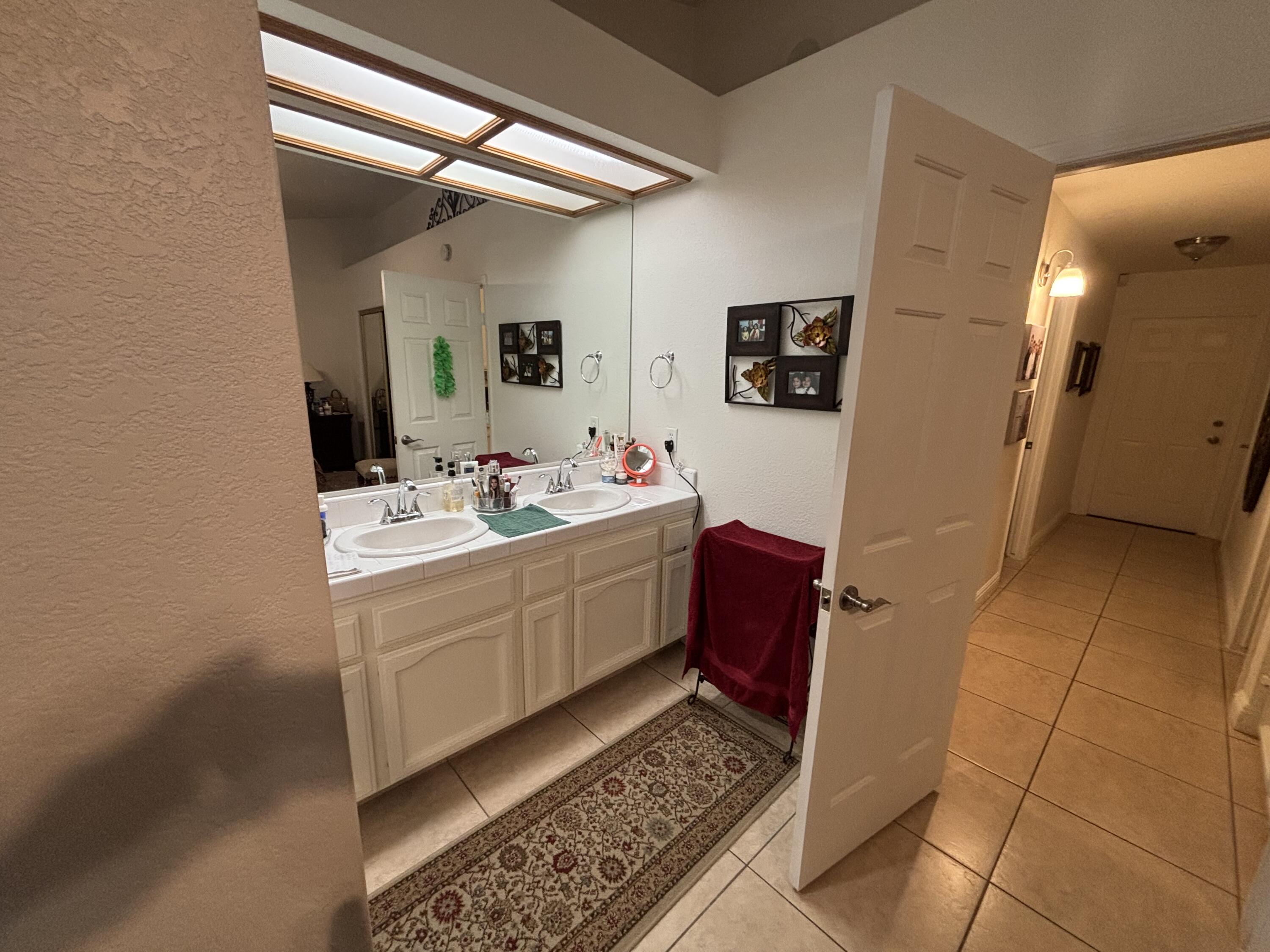 3637 E Center Ct, Visalia, CA 93292