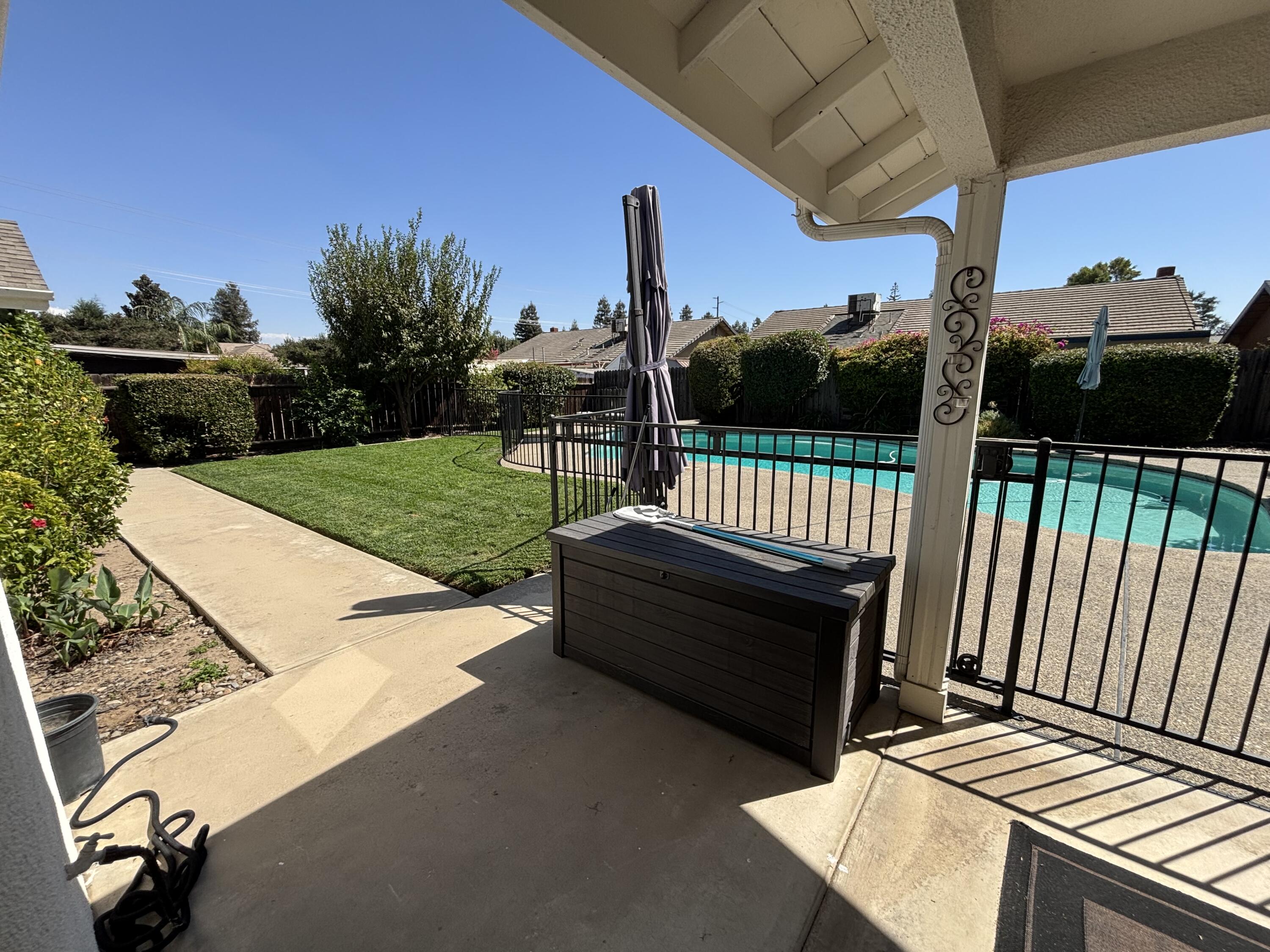 3637 E Center Ct, Visalia, CA 93292