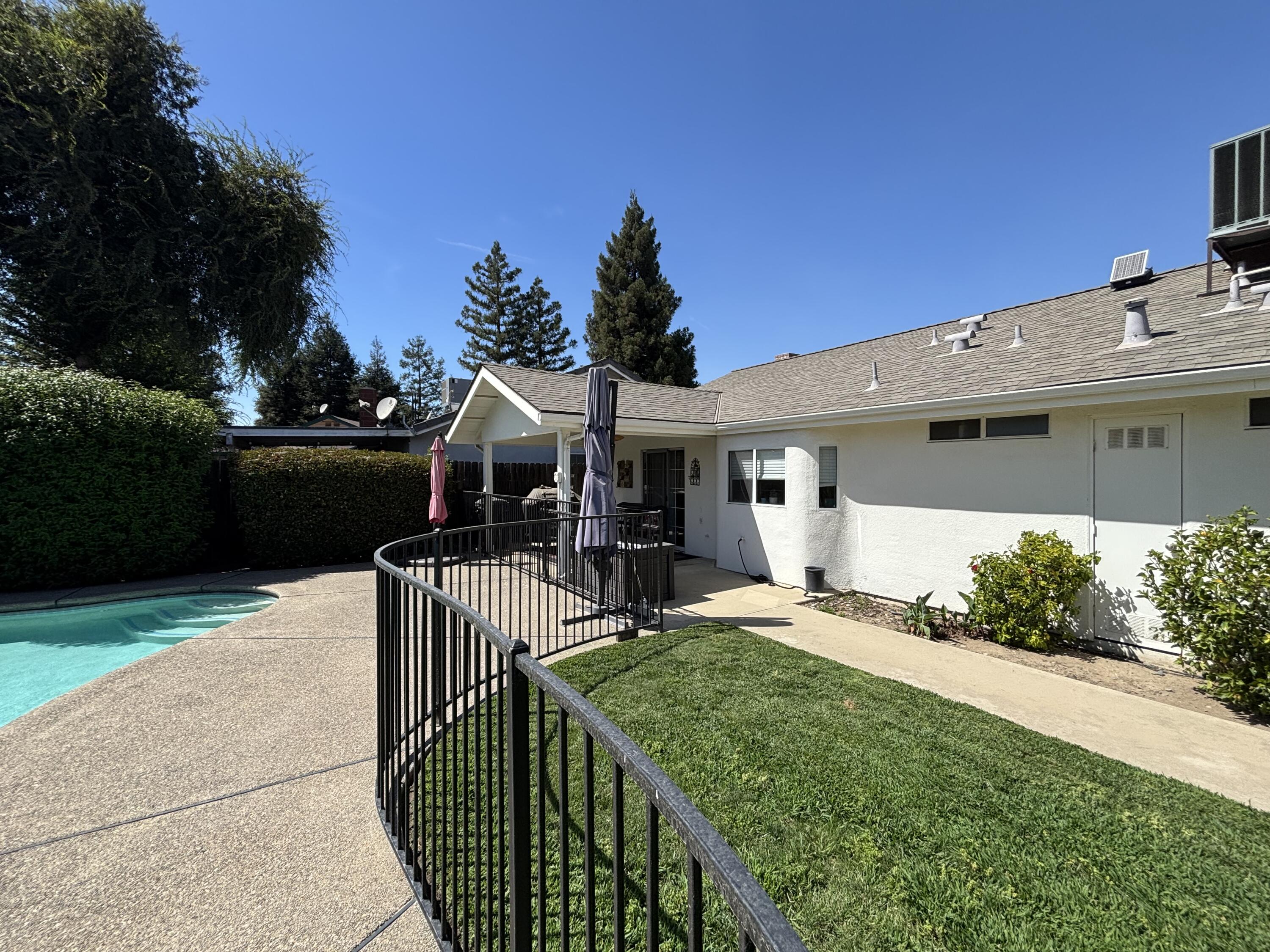 3637 E Center Ct, Visalia, CA 93292