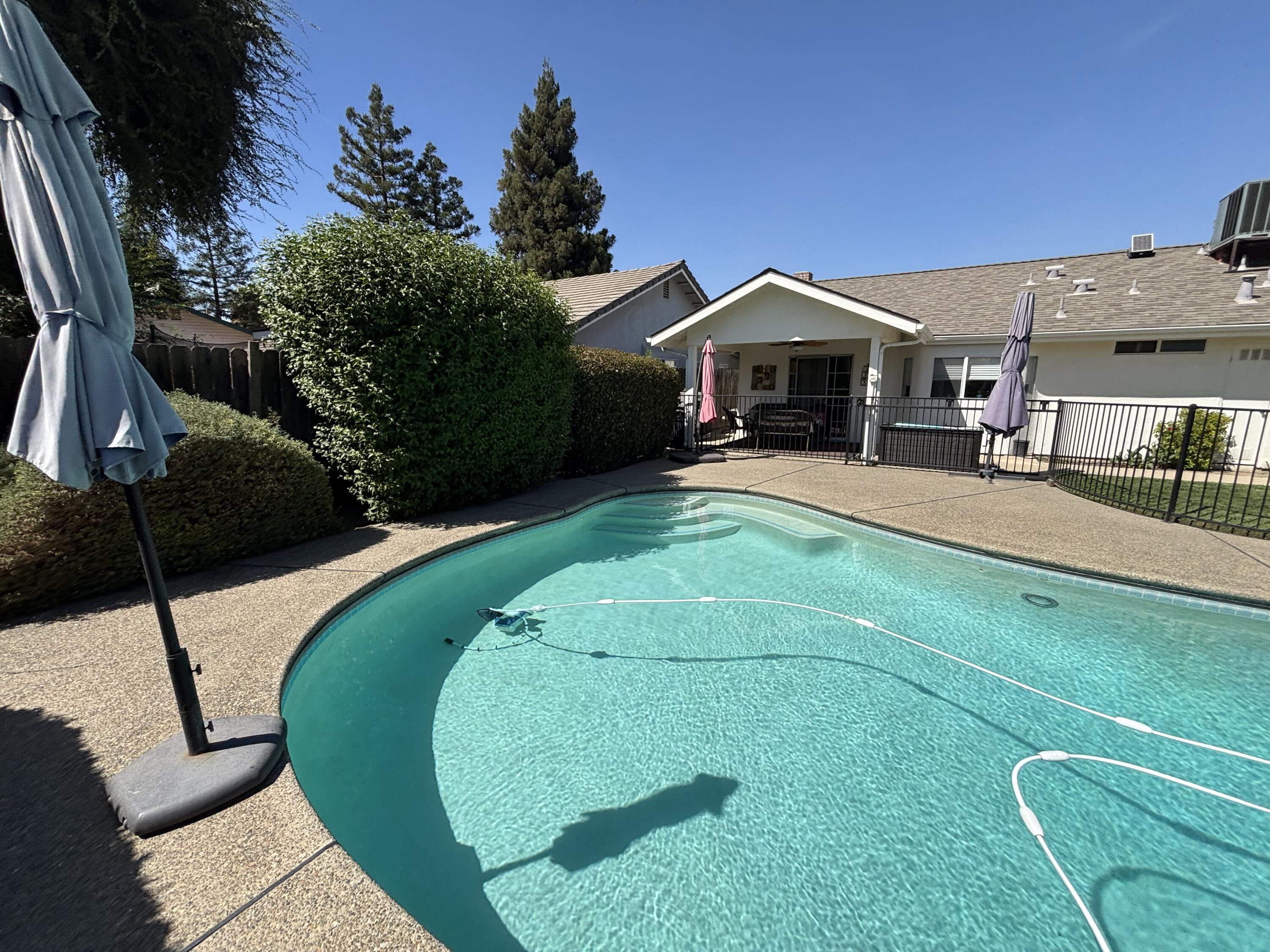 3637 E Center Ct, Visalia, CA 93292