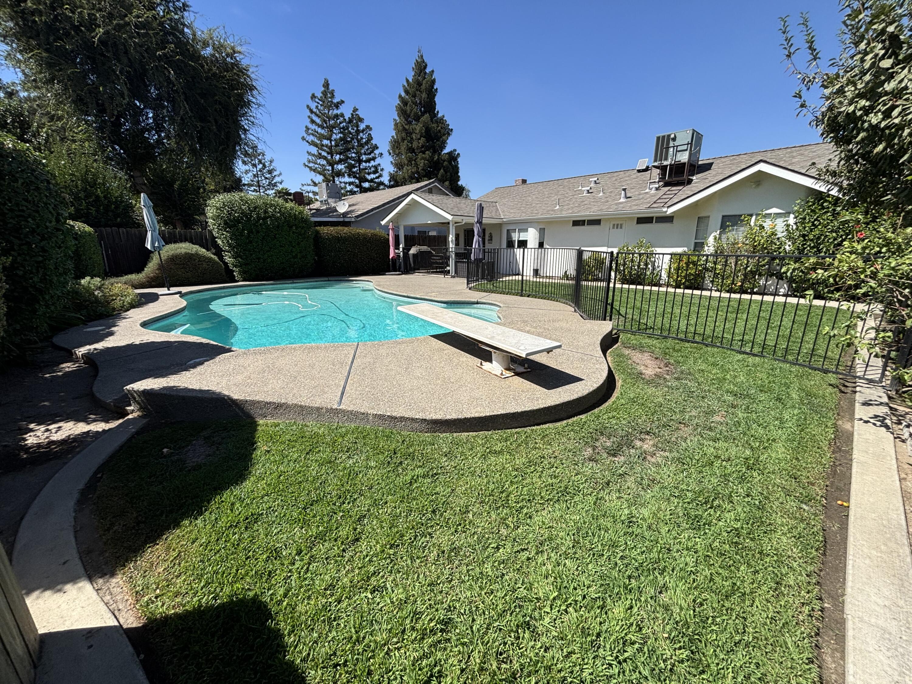 3637 E Center Ct, Visalia, CA 93292