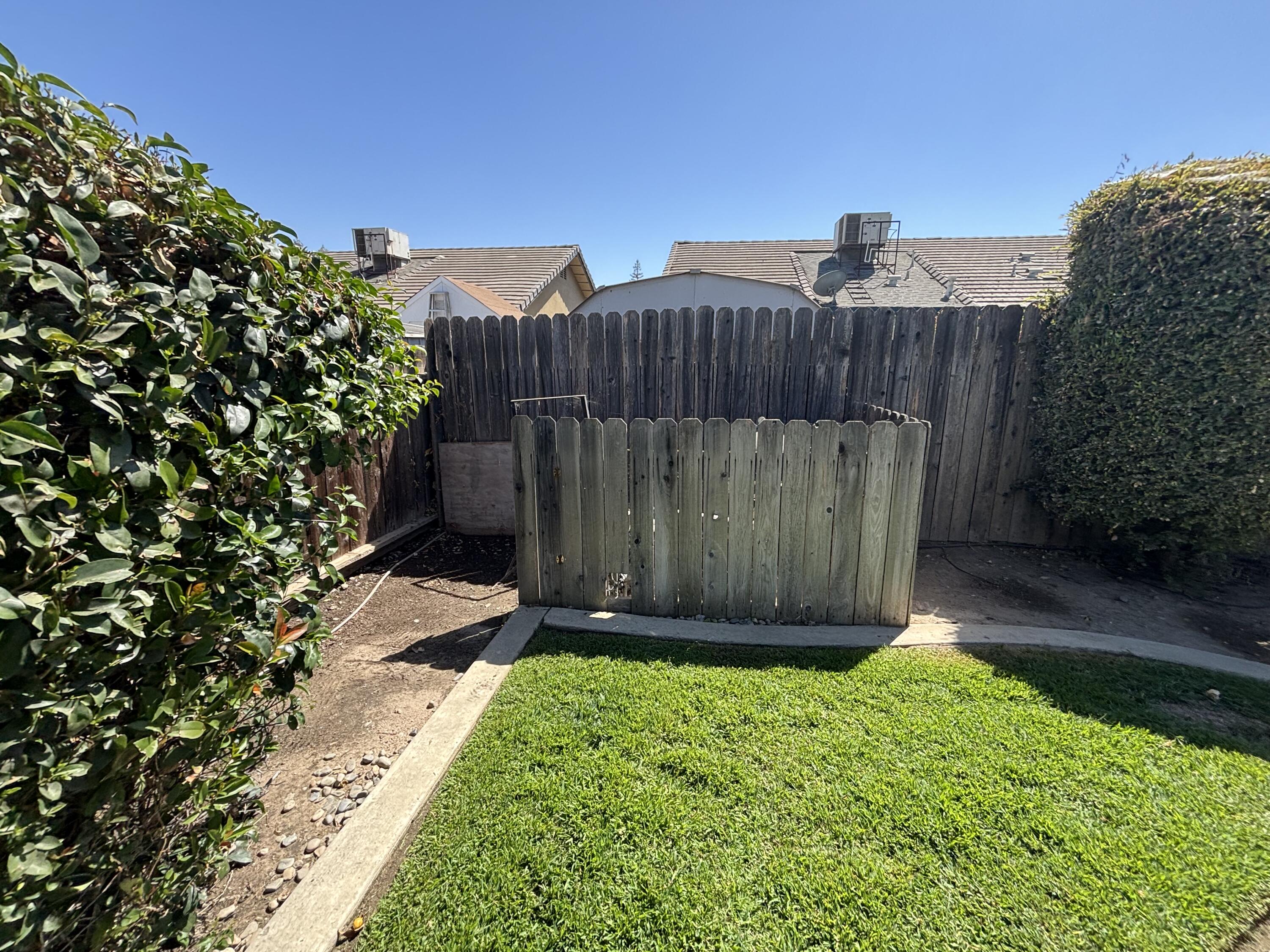 3637 E Center Ct, Visalia, CA 93292