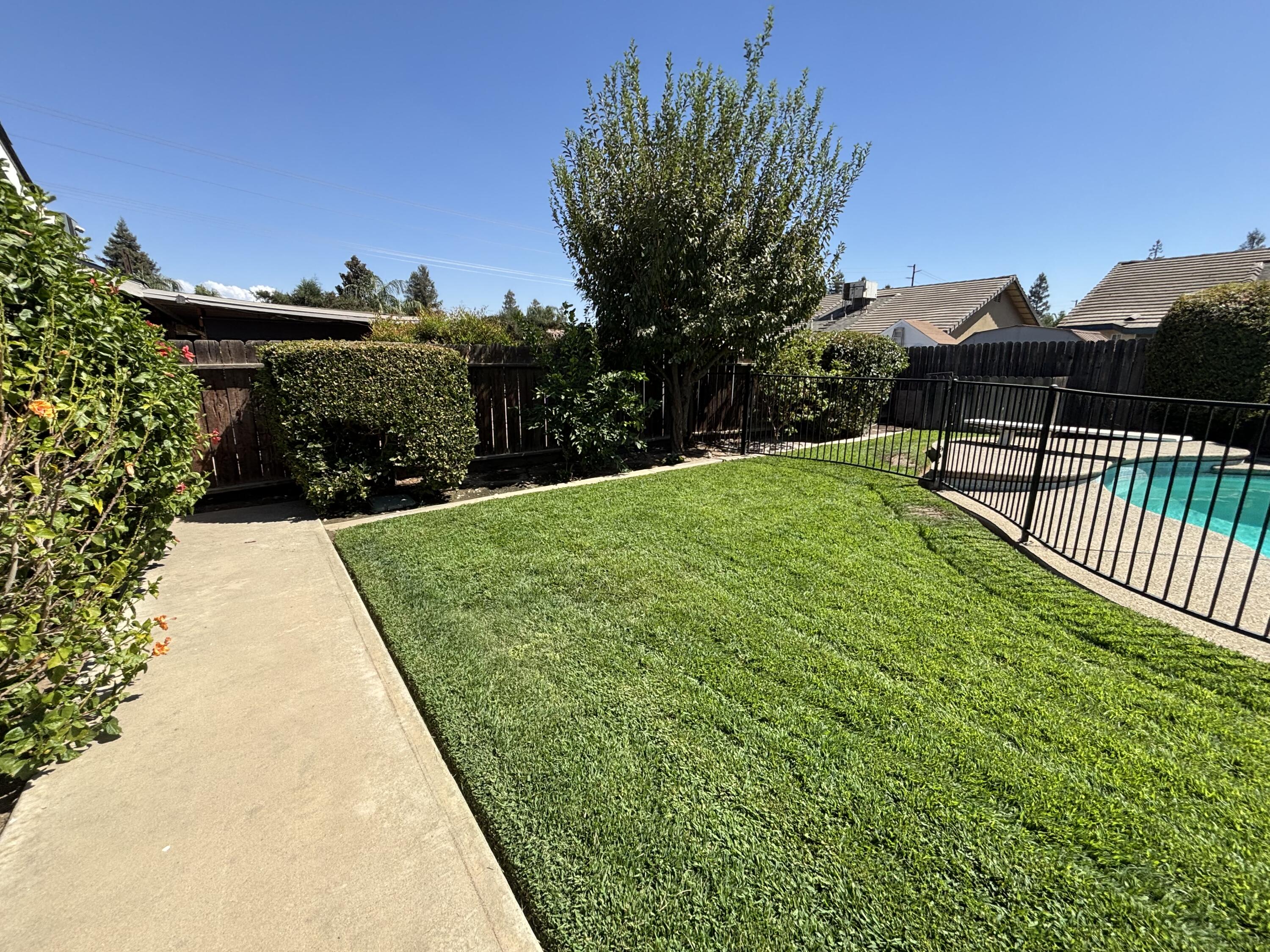 3637 E Center Ct, Visalia, CA 93292
