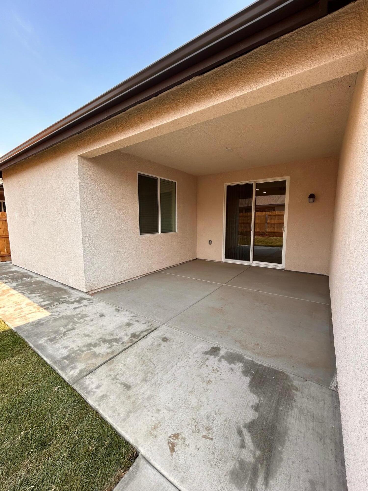 2158 Bolton Ave, Tulare, CA 93274