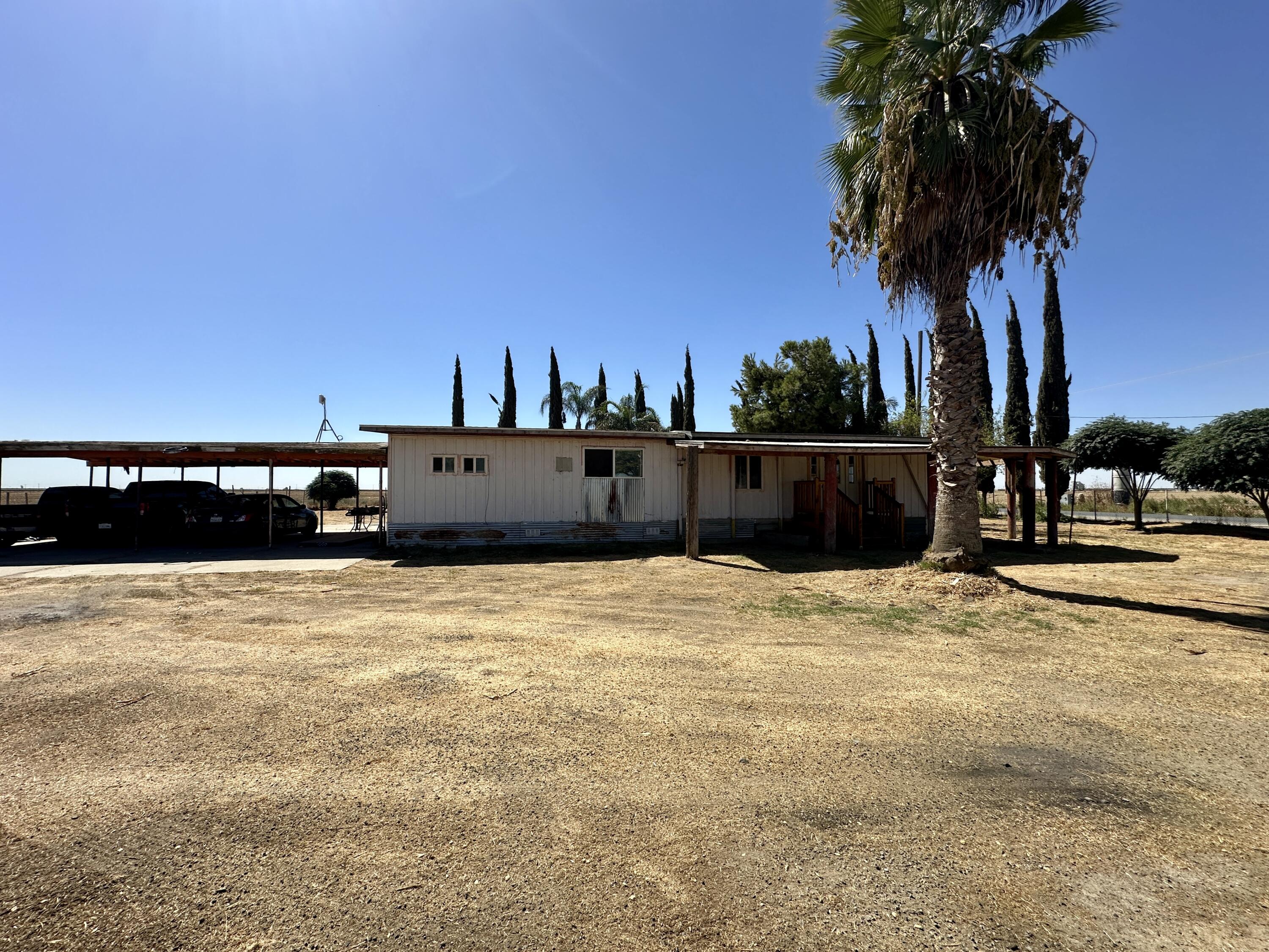 1748 Schott Rd, Earlimart, CA 93219