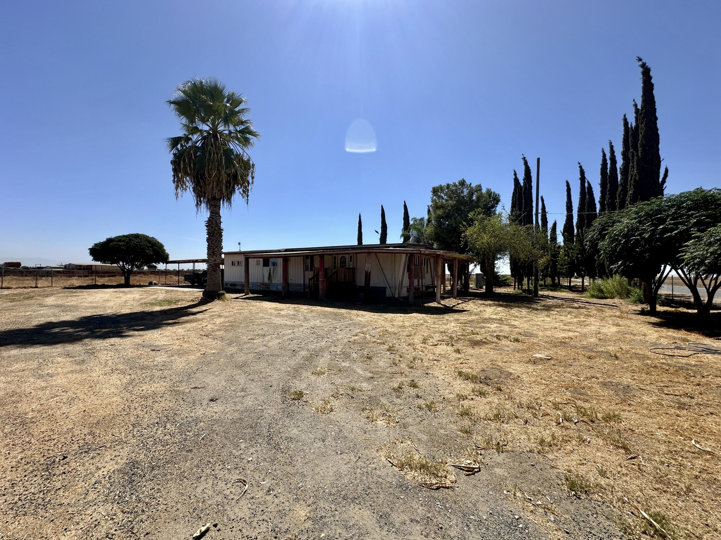 1748 Schott Rd, Earlimart, CA 93219