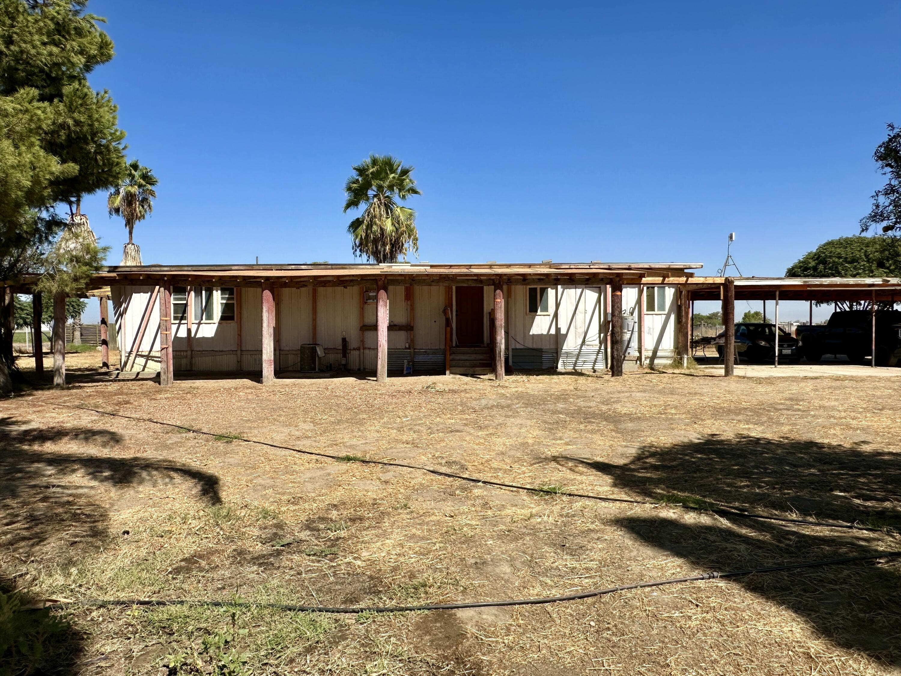 1748 Schott Rd, Earlimart, CA 93219
