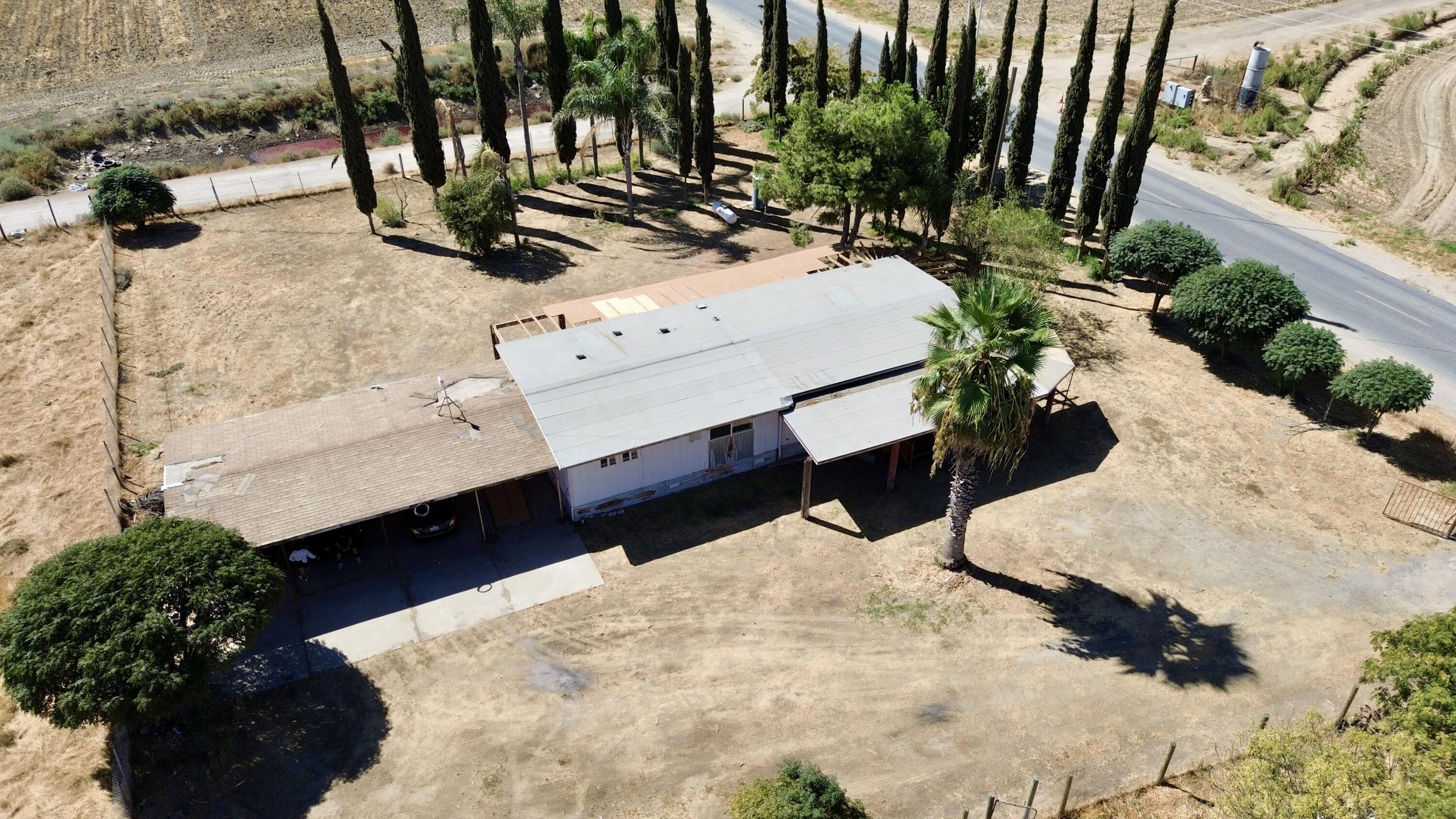 1748 Schott Rd, Earlimart, CA 93219