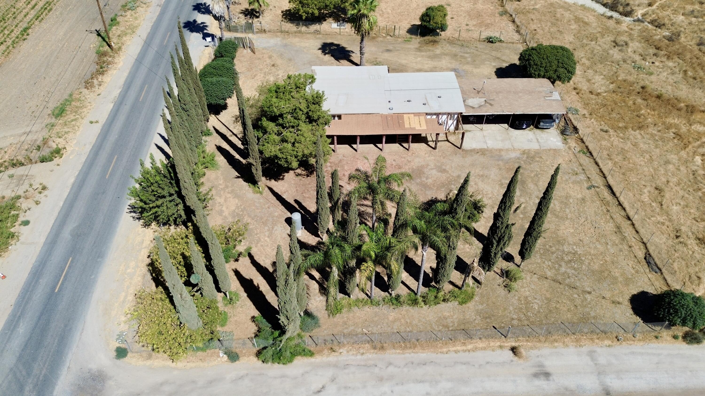 1748 Schott Rd, Earlimart, CA 93219