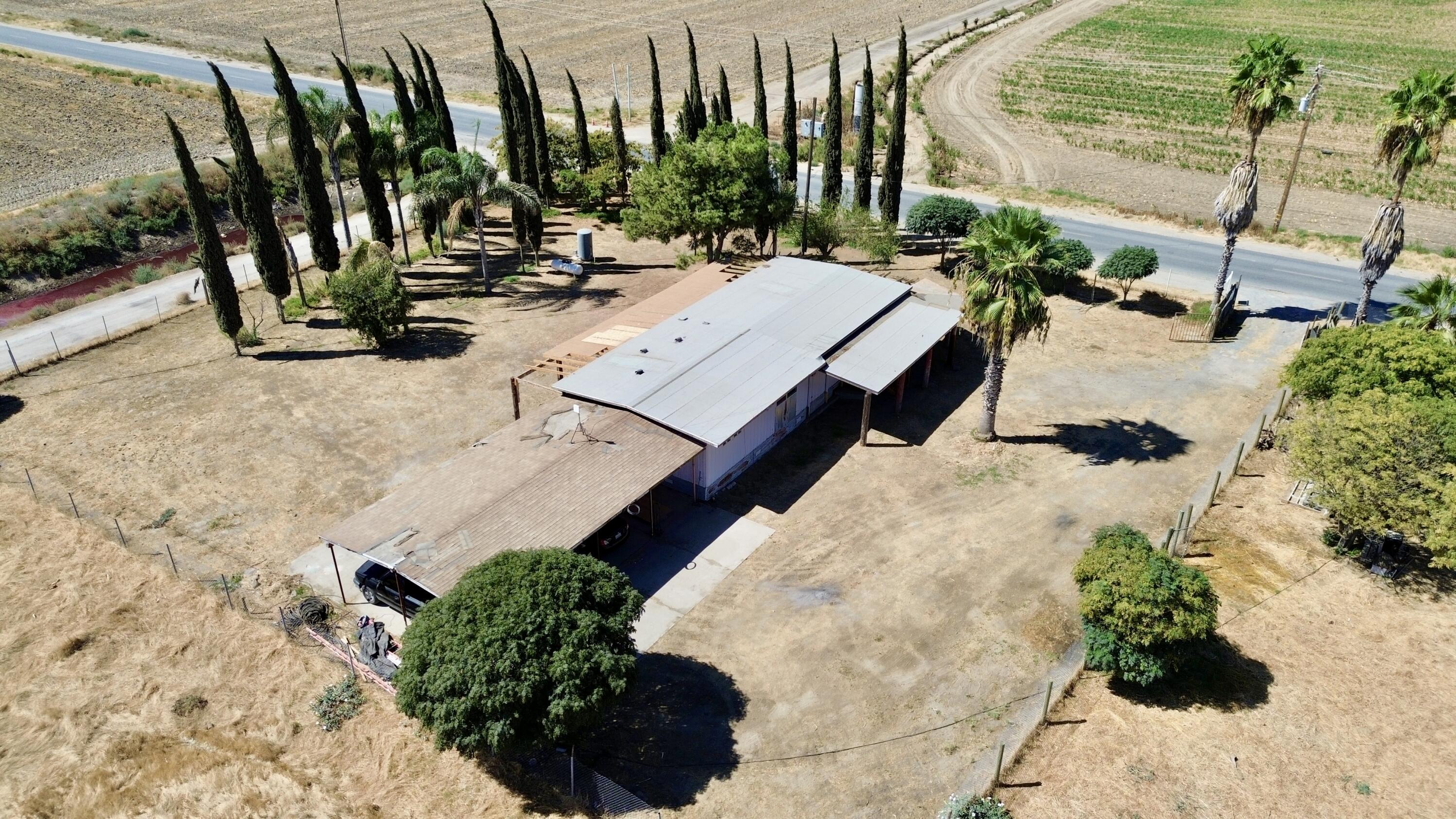 1748 Schott Rd, Earlimart, CA 93219