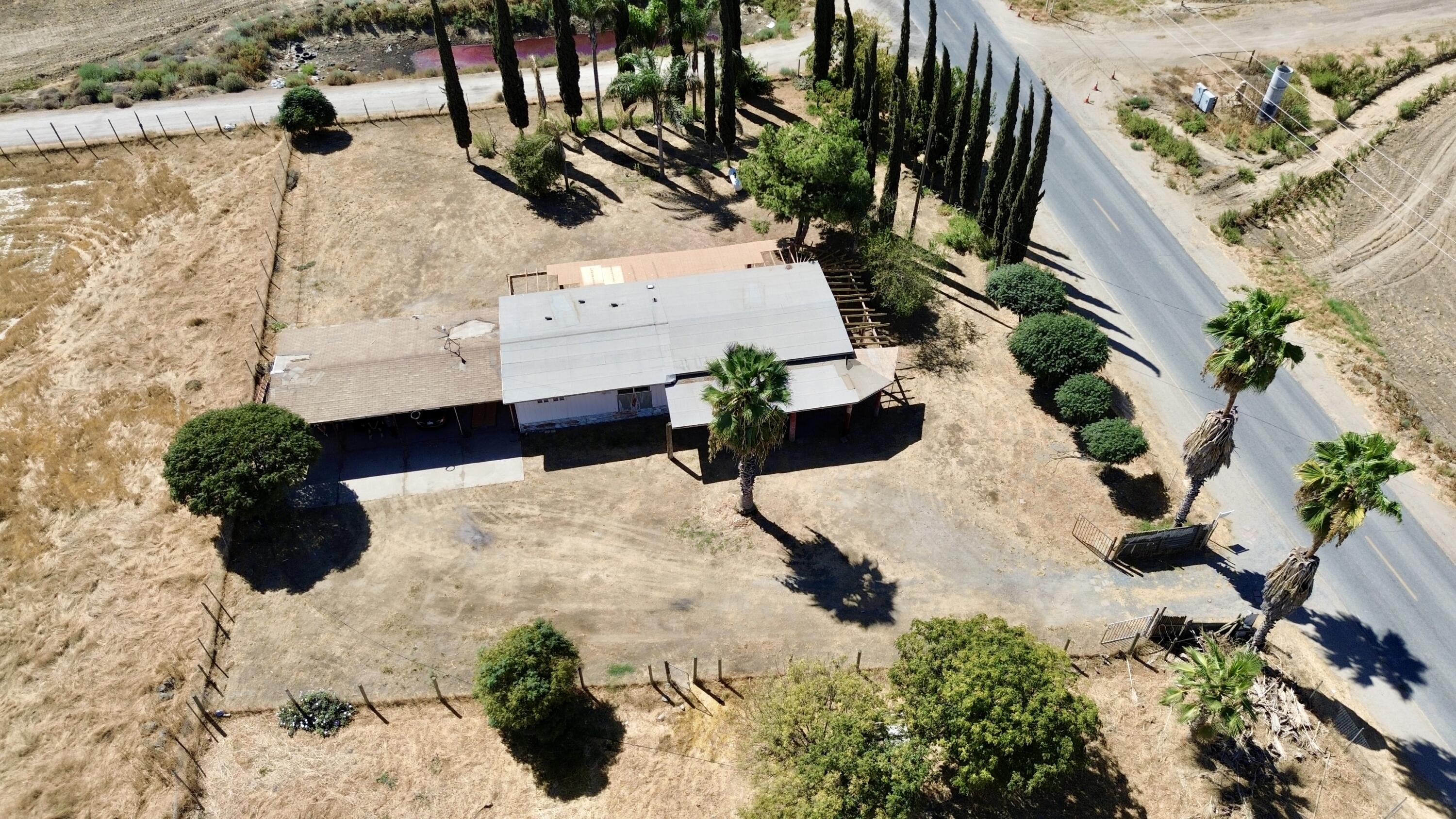 1748 Schott Rd, Earlimart, CA 93219