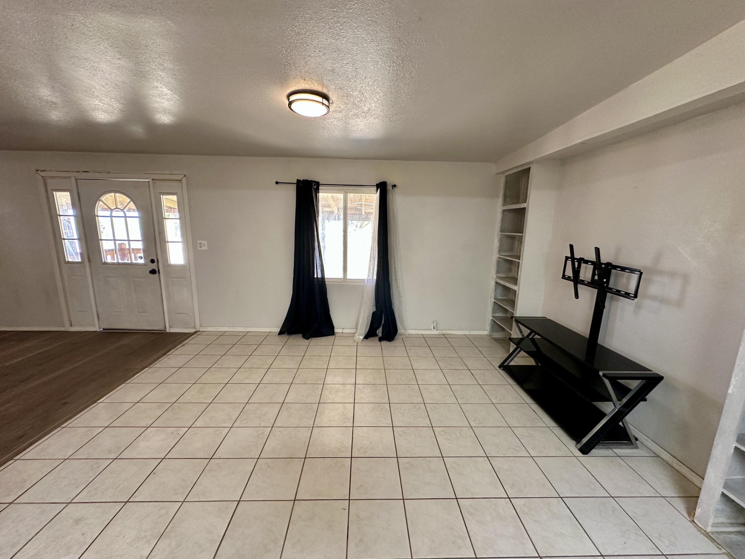 1748 Schott Rd, Earlimart, CA 93219