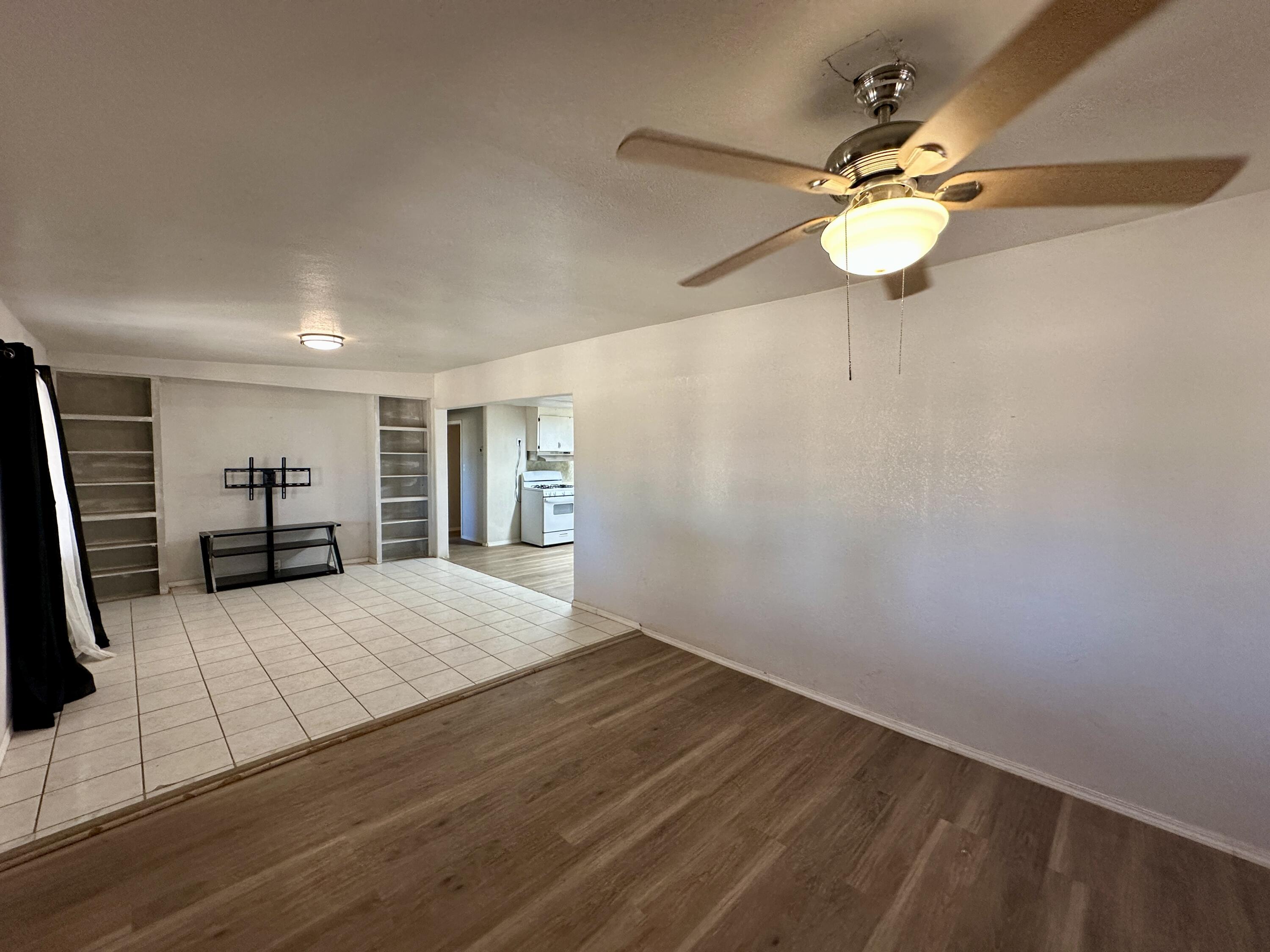 1748 Schott Rd, Earlimart, CA 93219