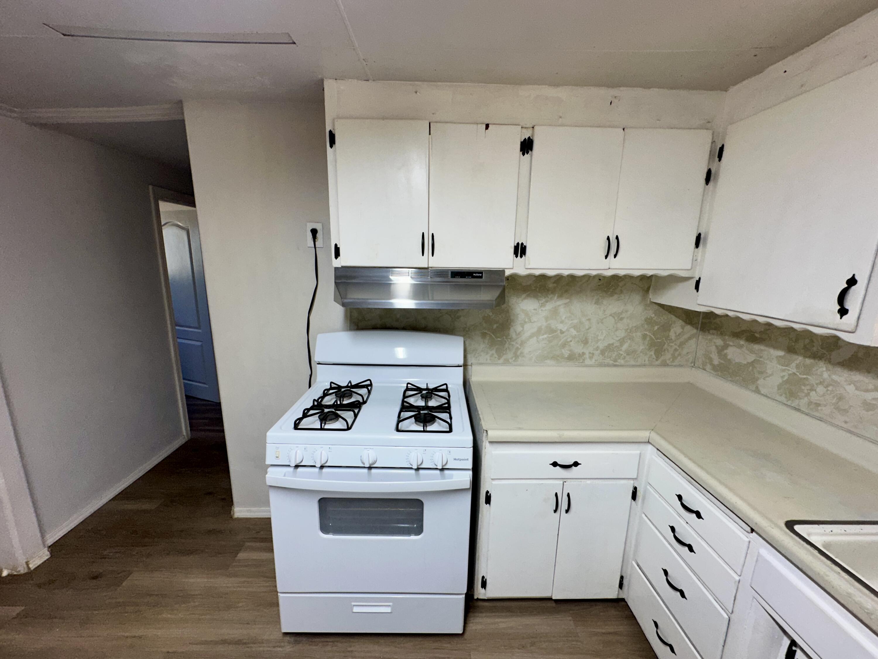 1748 Schott Rd, Earlimart, CA 93219