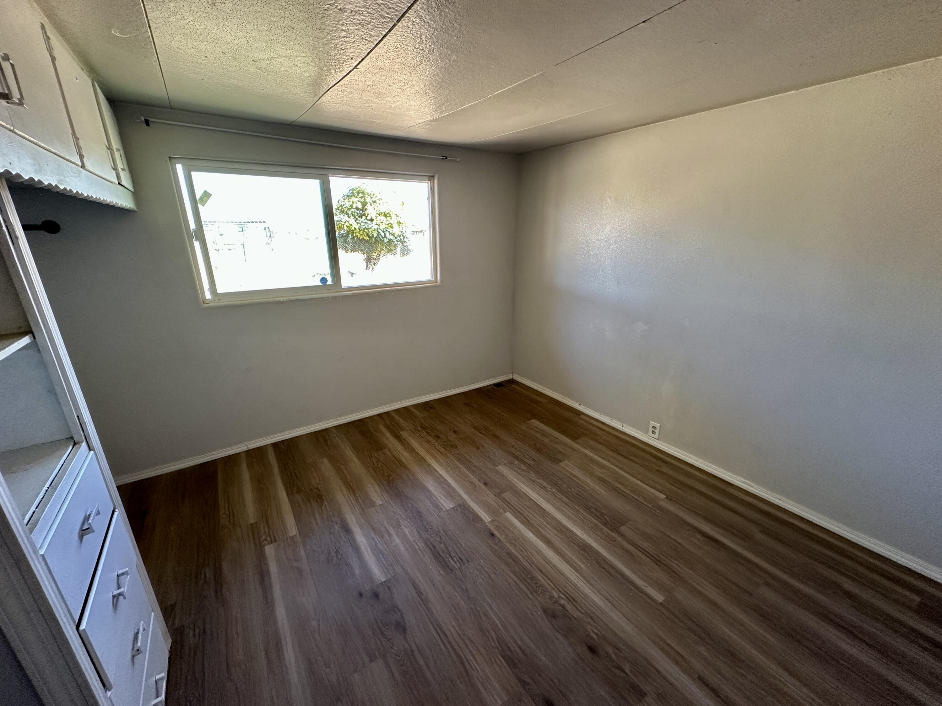 1748 Schott Rd, Earlimart, CA 93219