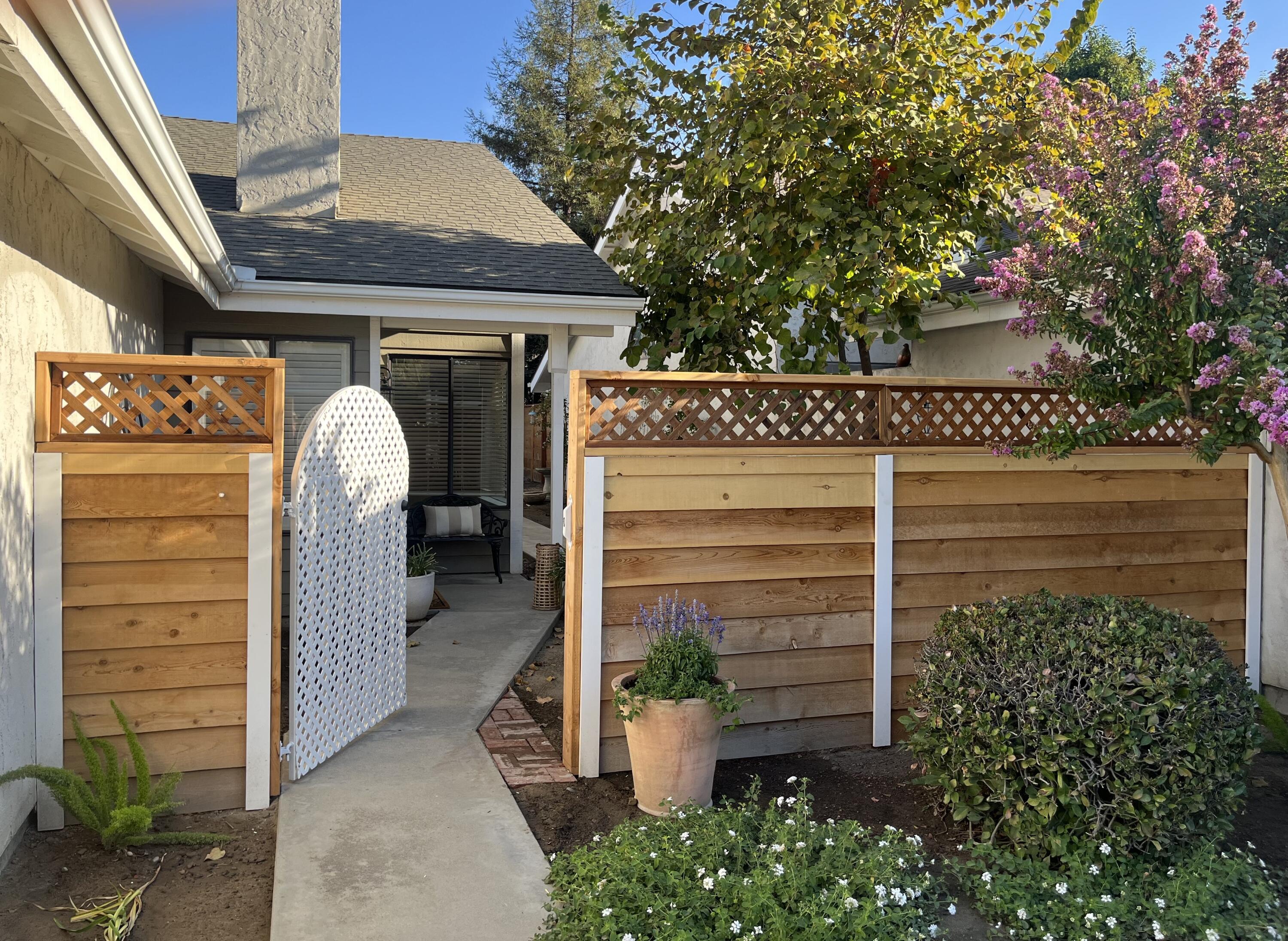 1402 E Vassar Dr, Visalia, CA 93292