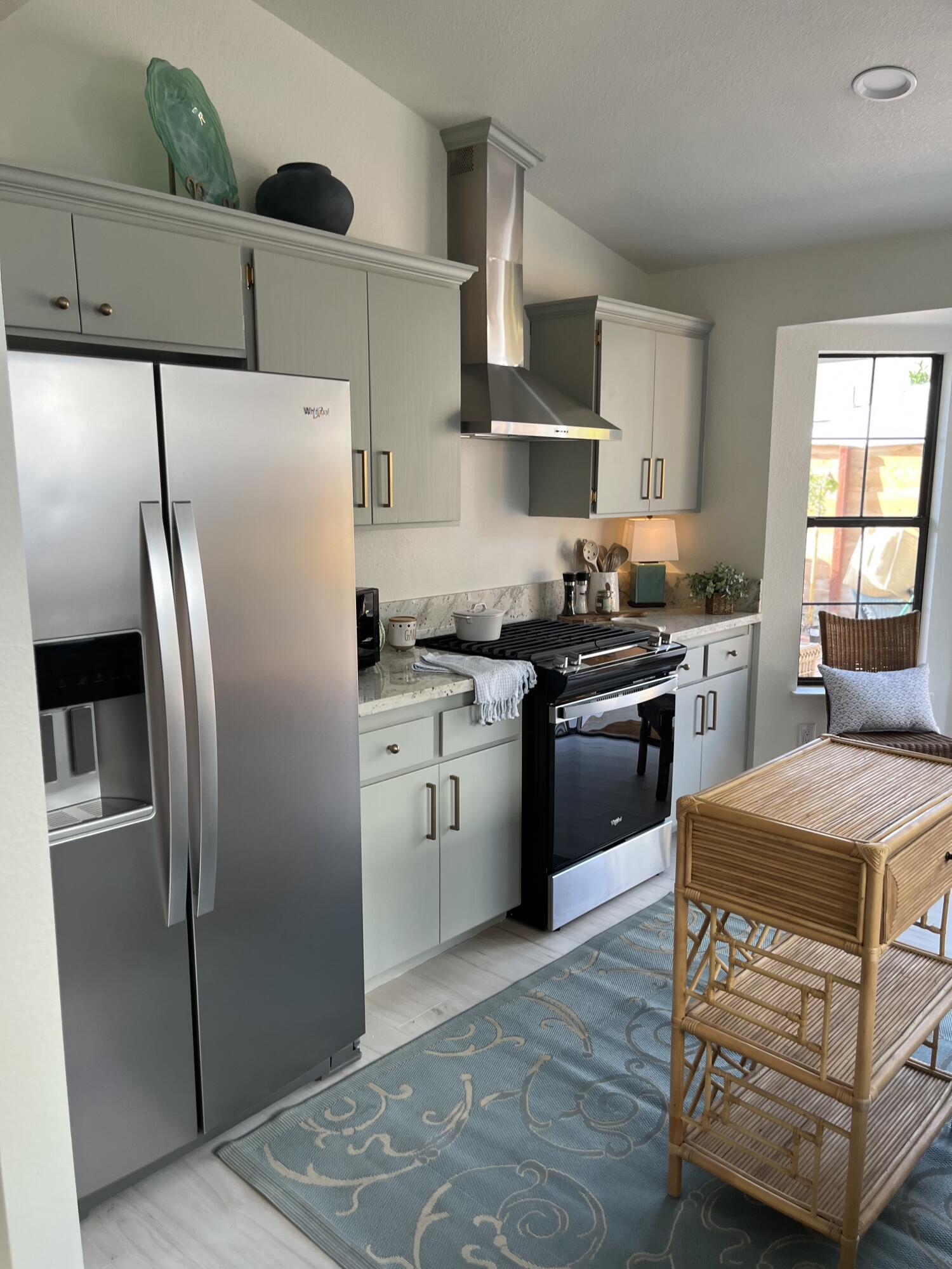 1402 E Vassar Dr, Visalia, CA 93292