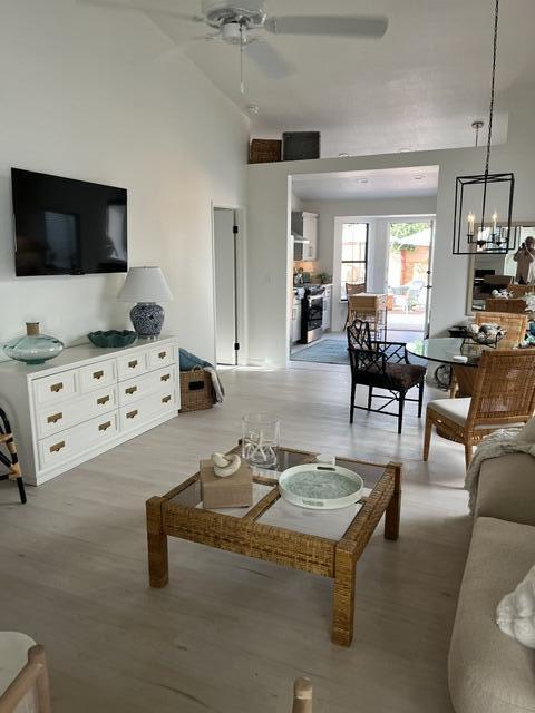 1402 E Vassar Dr, Visalia, CA 93292