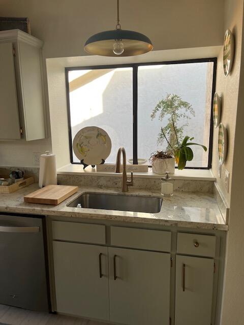 1402 E Vassar Dr, Visalia, CA 93292
