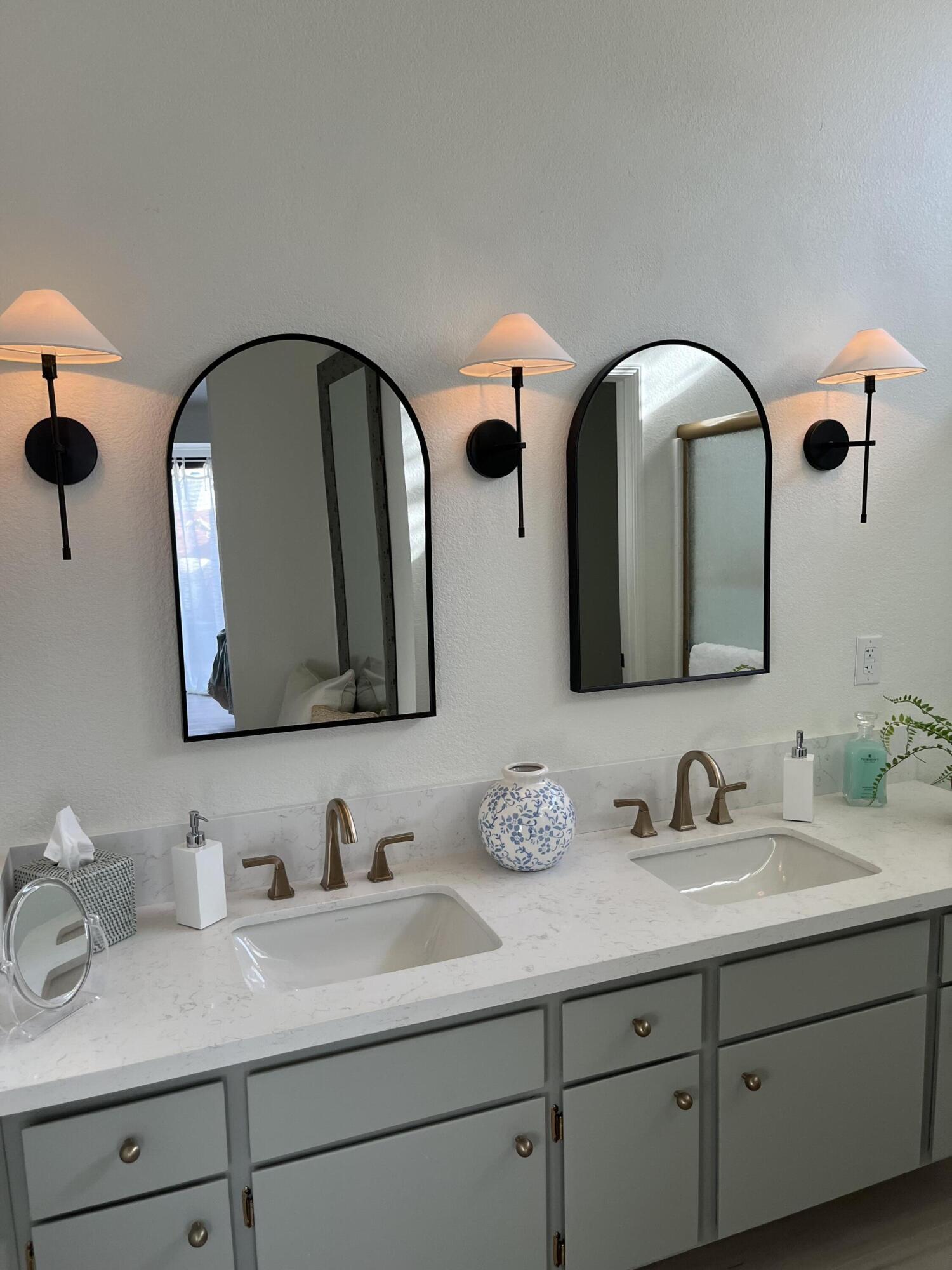 1402 E Vassar Dr, Visalia, CA 93292