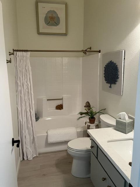 1402 E Vassar Dr, Visalia, CA 93292