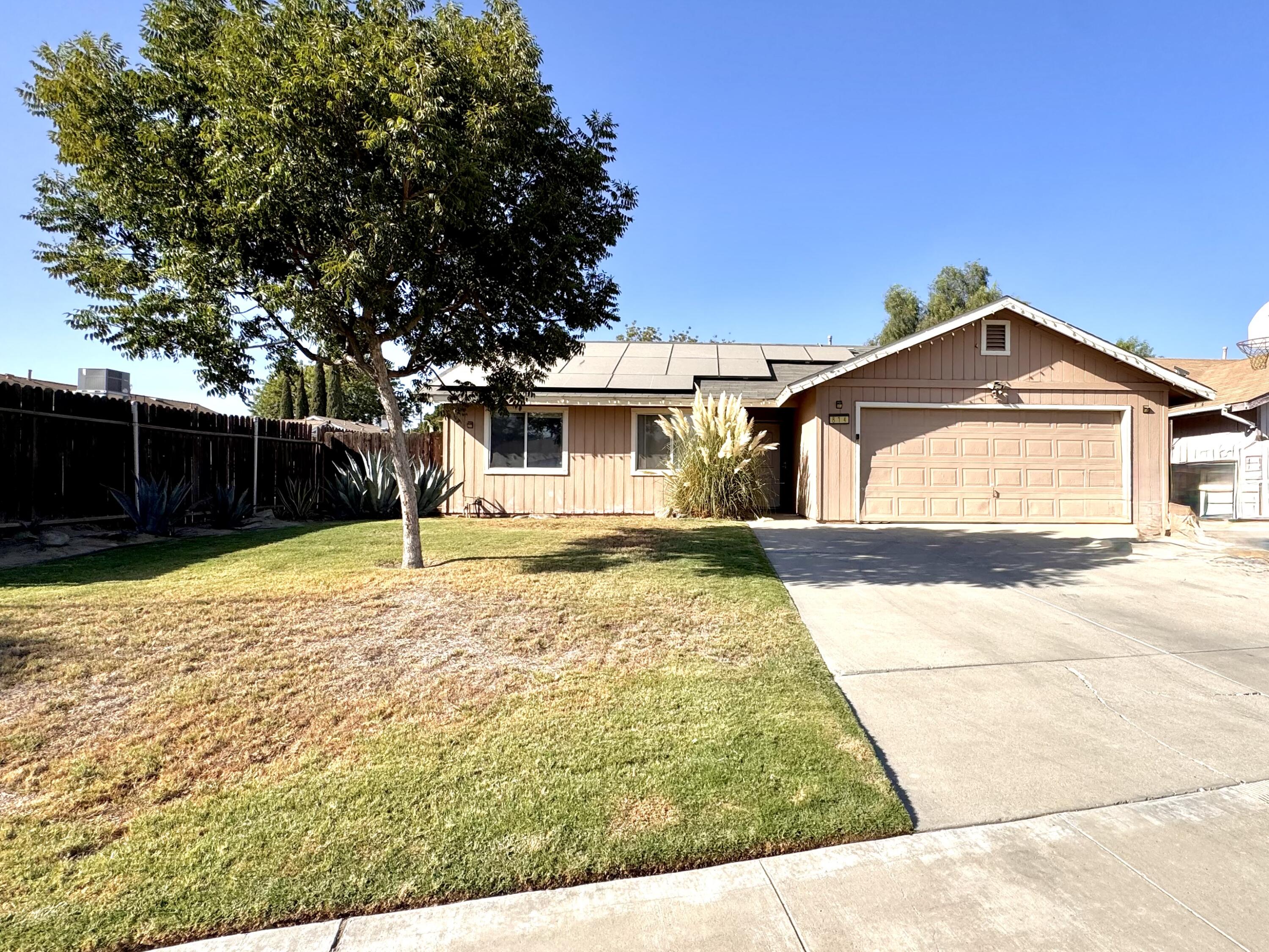 814 Tempe Dr, Hanford, CA 93230