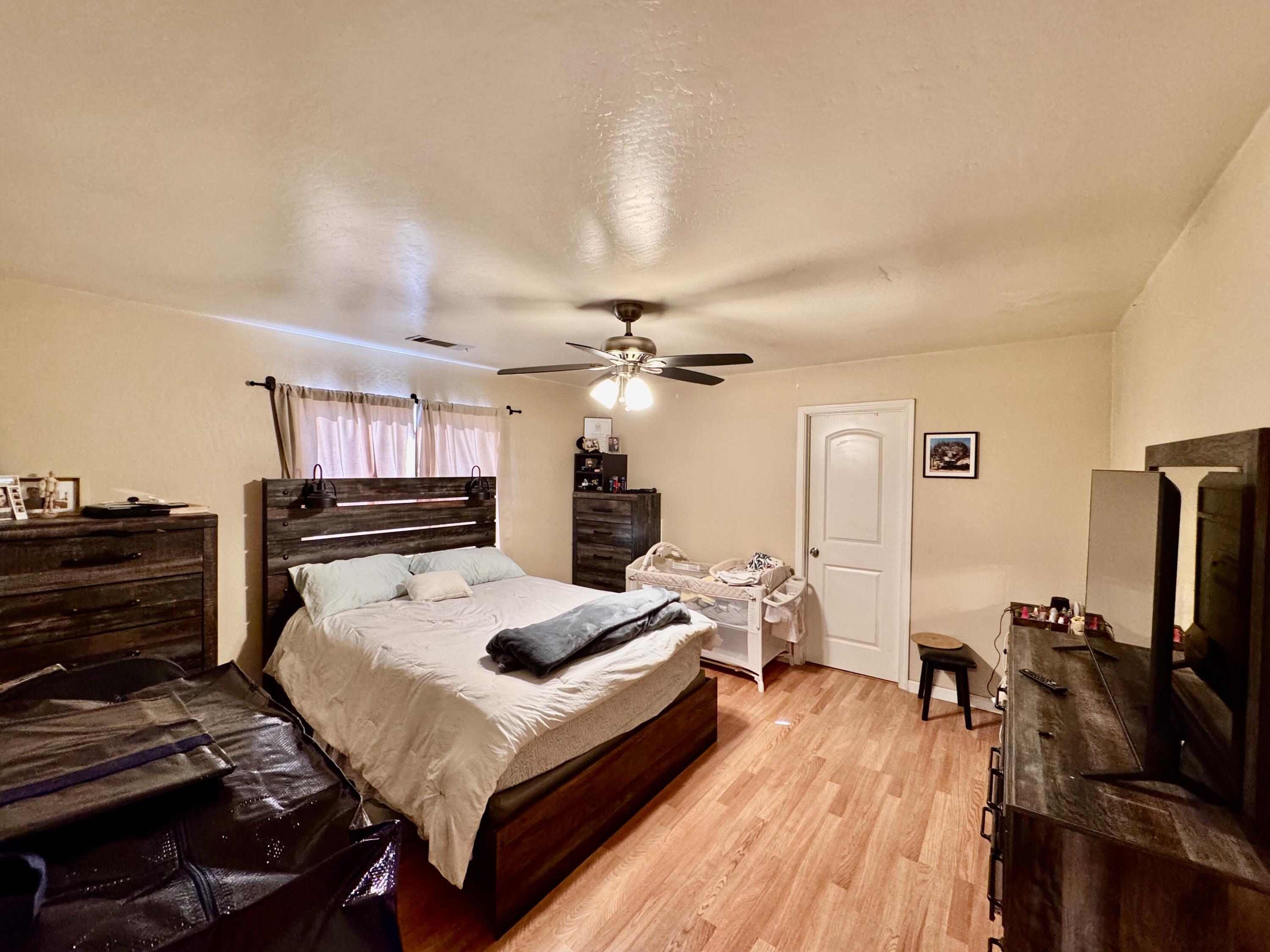 814 Tempe Dr, Hanford, CA 93230