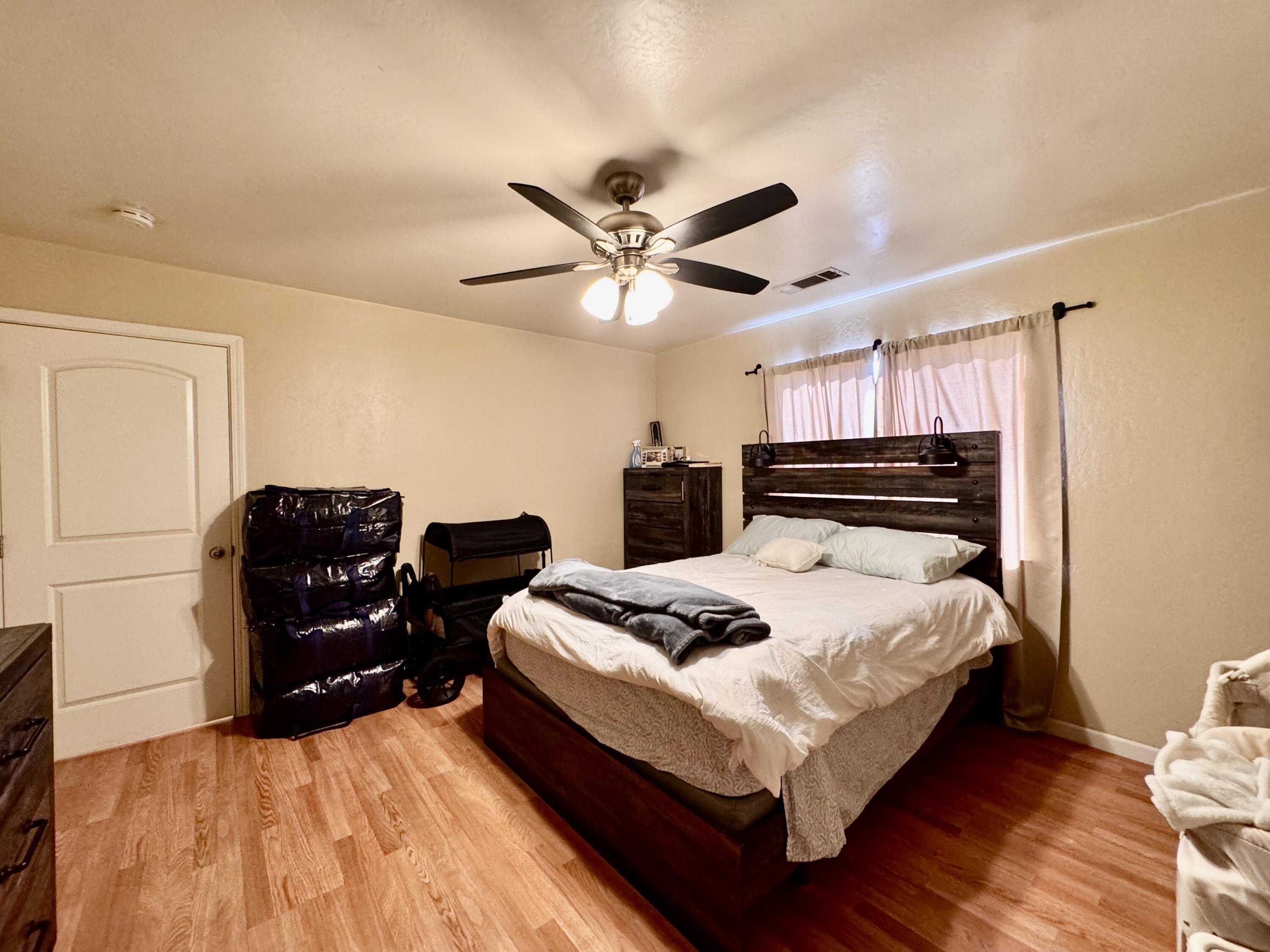 814 Tempe Dr, Hanford, CA 93230